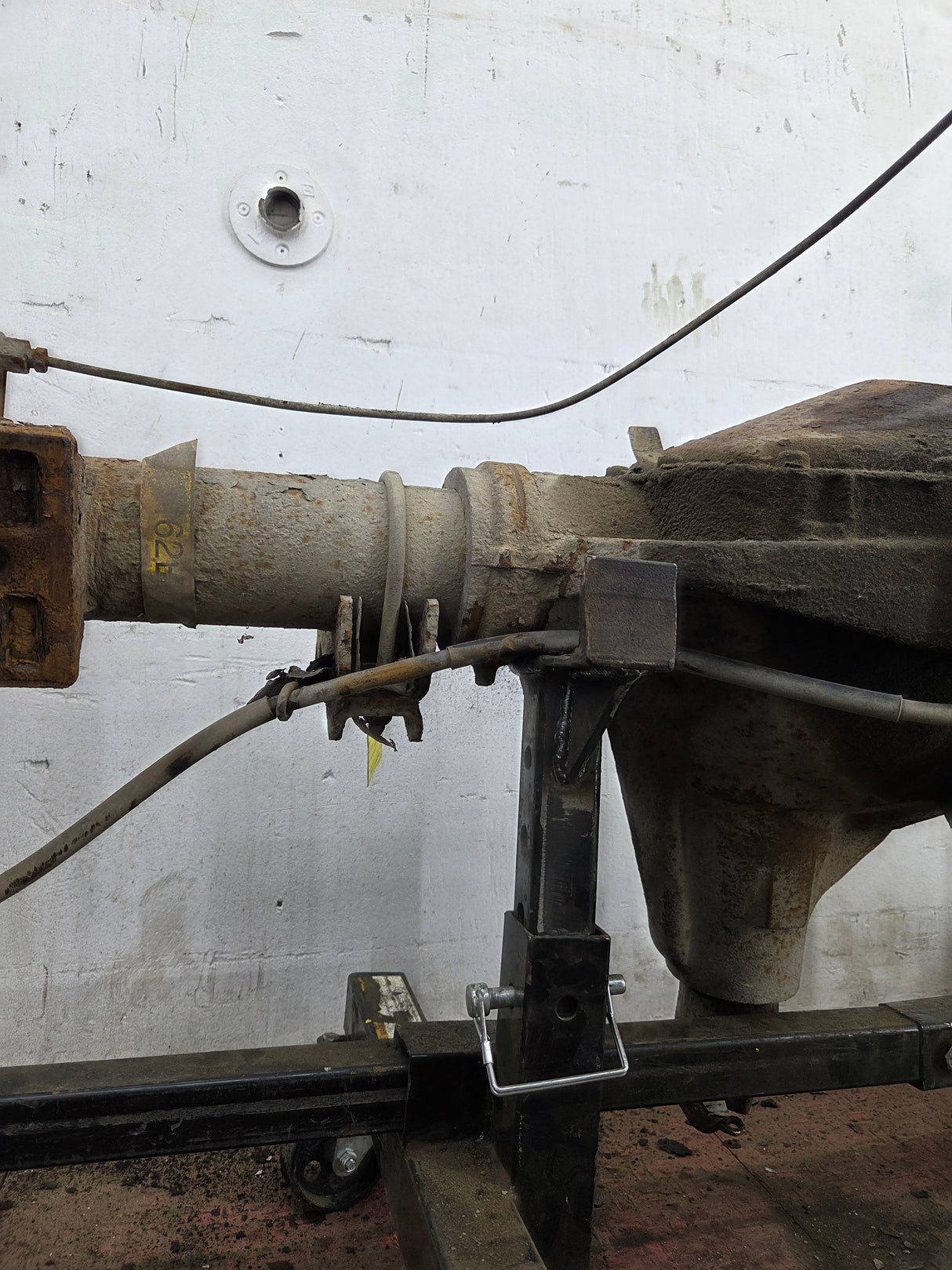1999-2001 Ford Super Duty F350 Dually Rear Axle 3.73 Gear Ratio CAB CHASSIS 122k miles