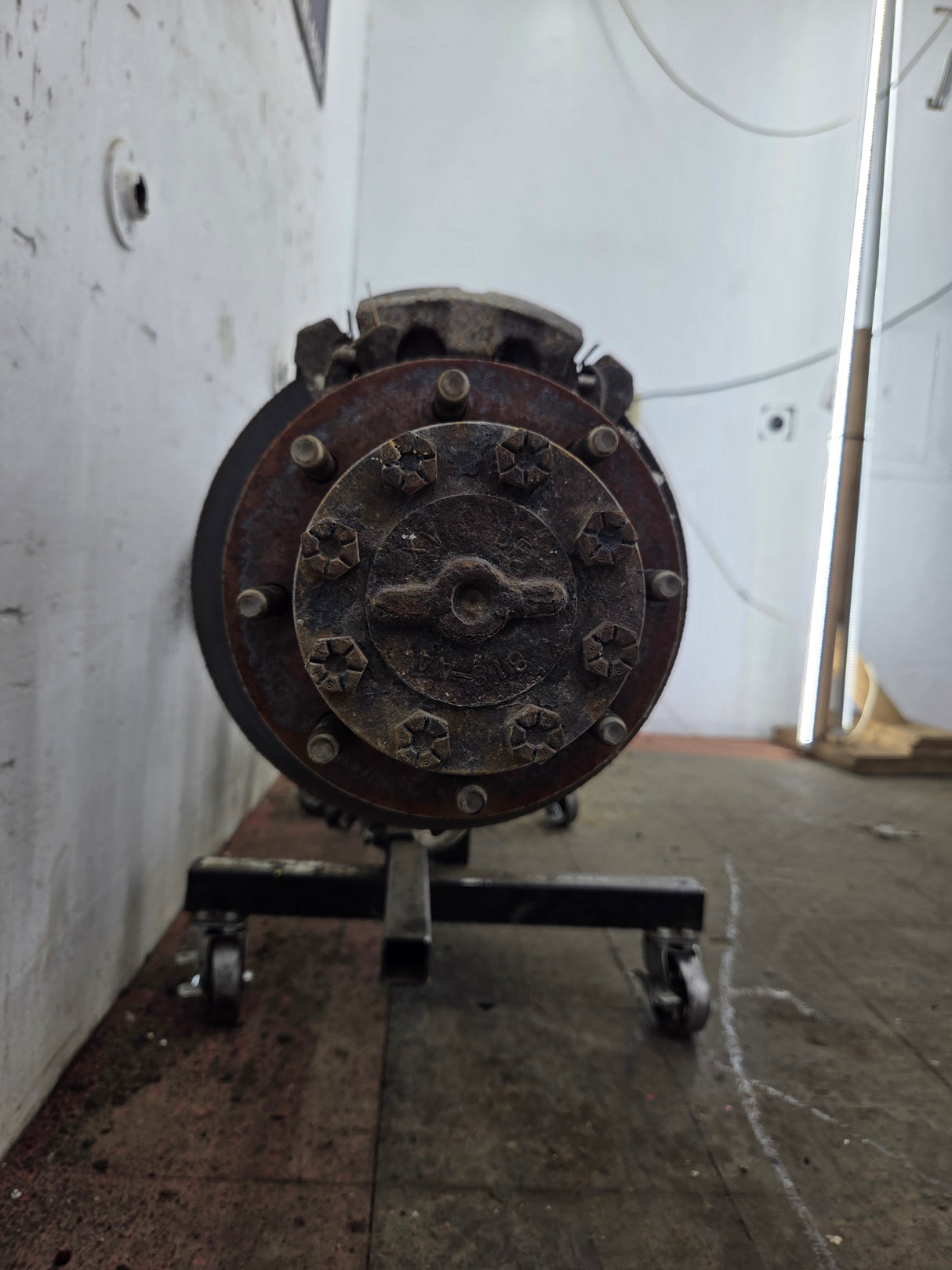 1999-2001 Ford Super Duty F350 Dually Rear Axle 3.73 Gear Ratio CAB CHASSIS 122k miles