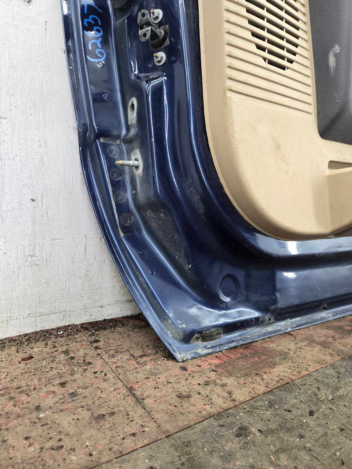2008-2011 Ford Super Duty / Excursion Front Passenger RH Door F250 F350 F450 F550