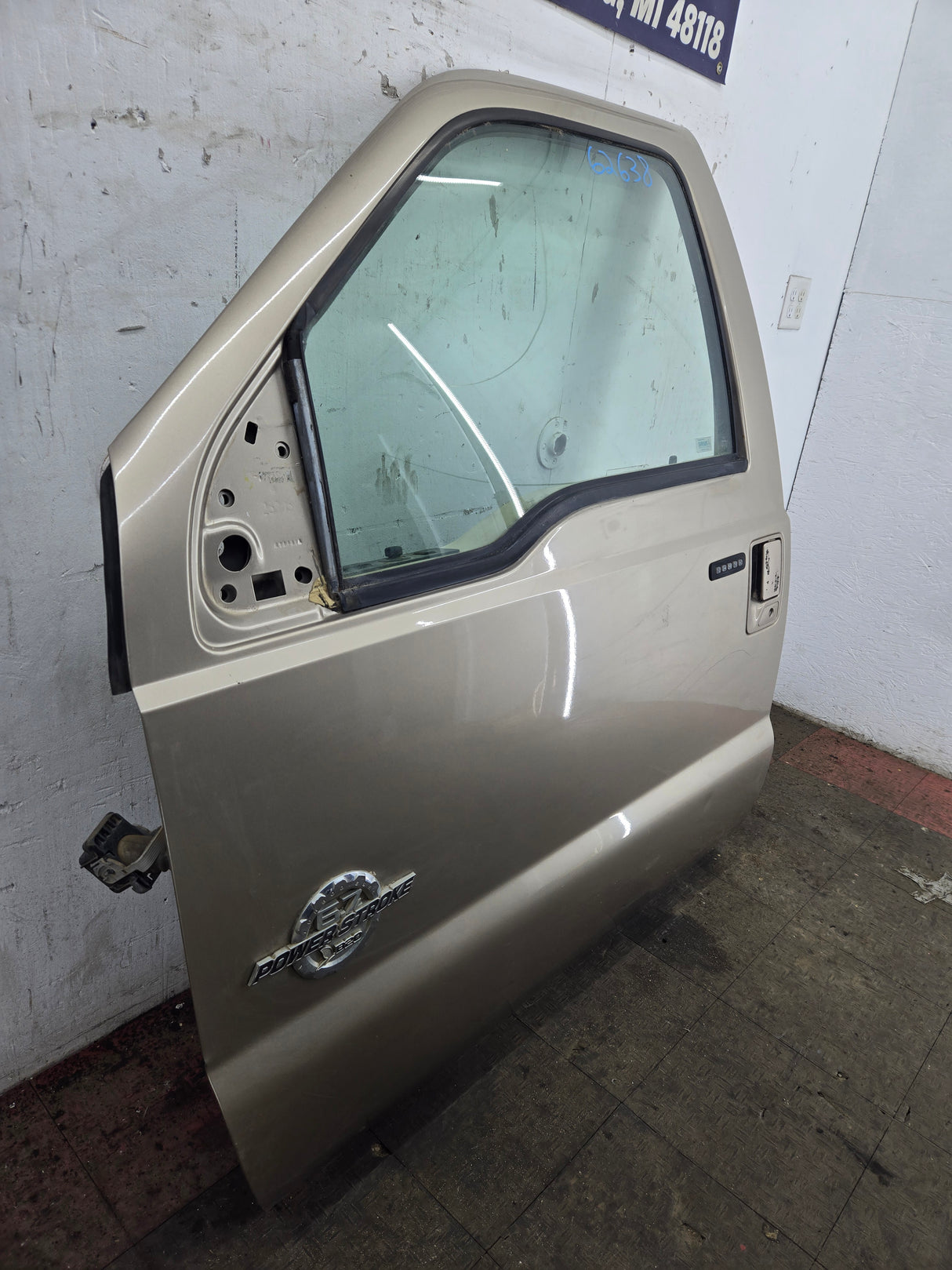 2008-2011 Ford Super Duty / Excursion Front Driver LH Door F250 F350 F450 F550