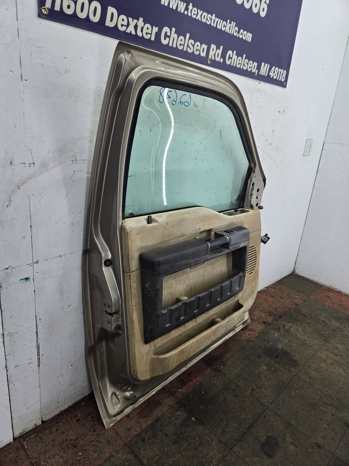 2008-2011 Ford Super Duty / Excursion Front Driver LH Door F250 F350 F450 F550