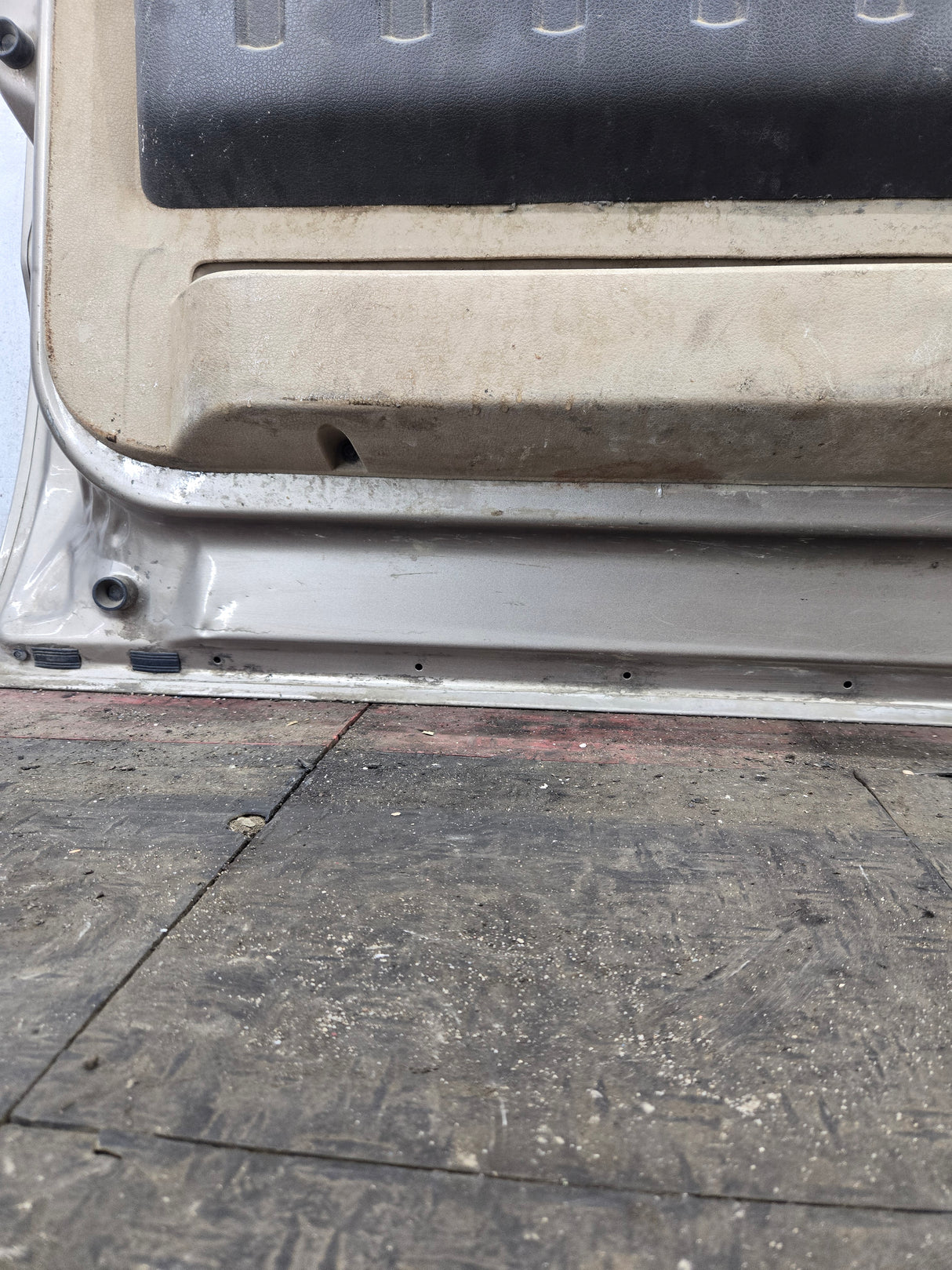 2008-2011 Ford Super Duty / Excursion Front Driver LH Door F250 F350 F450 F550