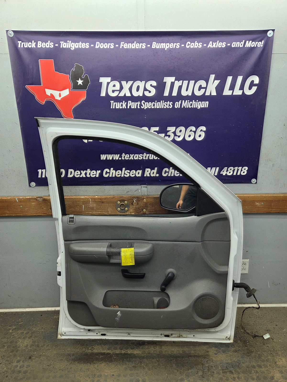 2007-2013 Chevrolet Silverado 1500 2500 3500 HD LH Front Driver Side Door