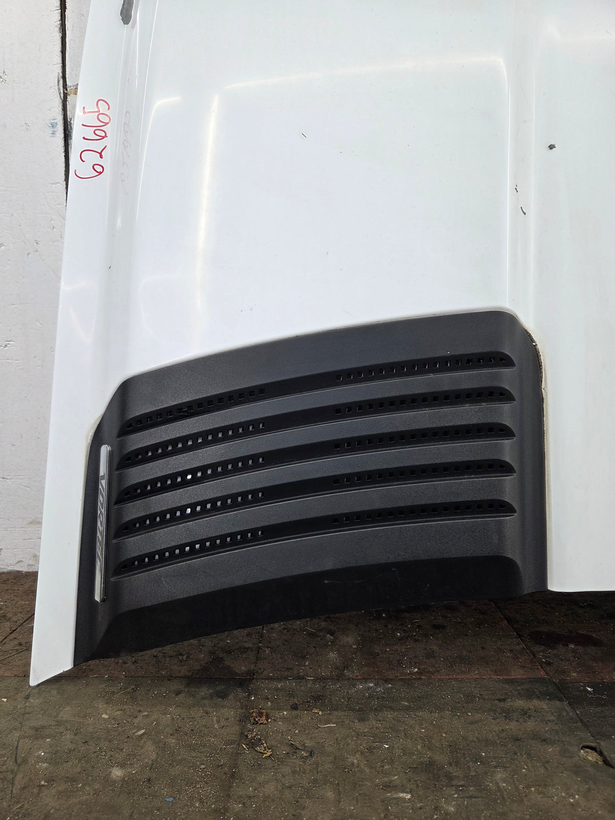 2011-2014 Chevrolet Silverado 2500 HD 3500HD Hood