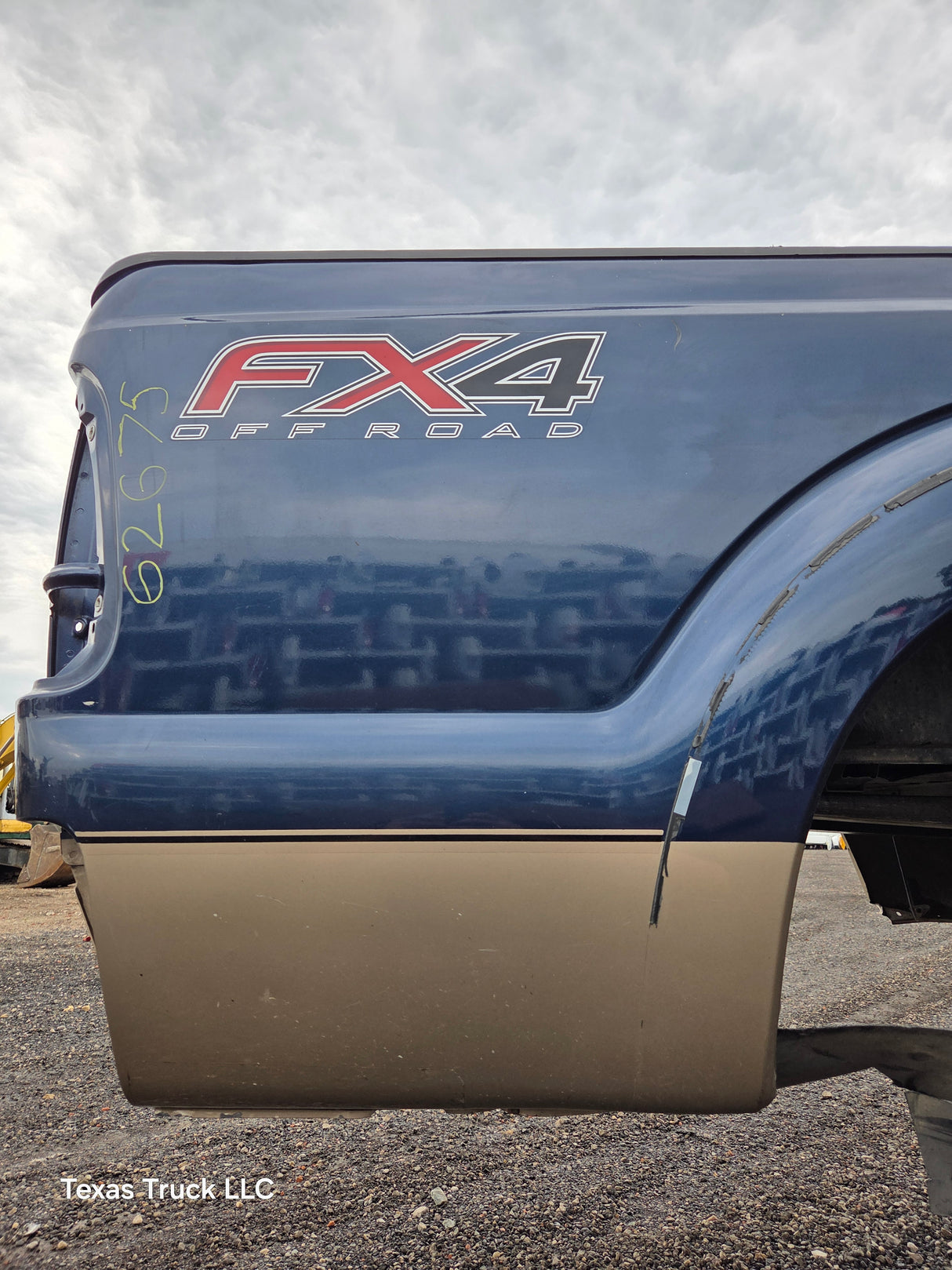 2011-2016 Ford F250 F350 Super Duty 6' 9" Short Truck Bed