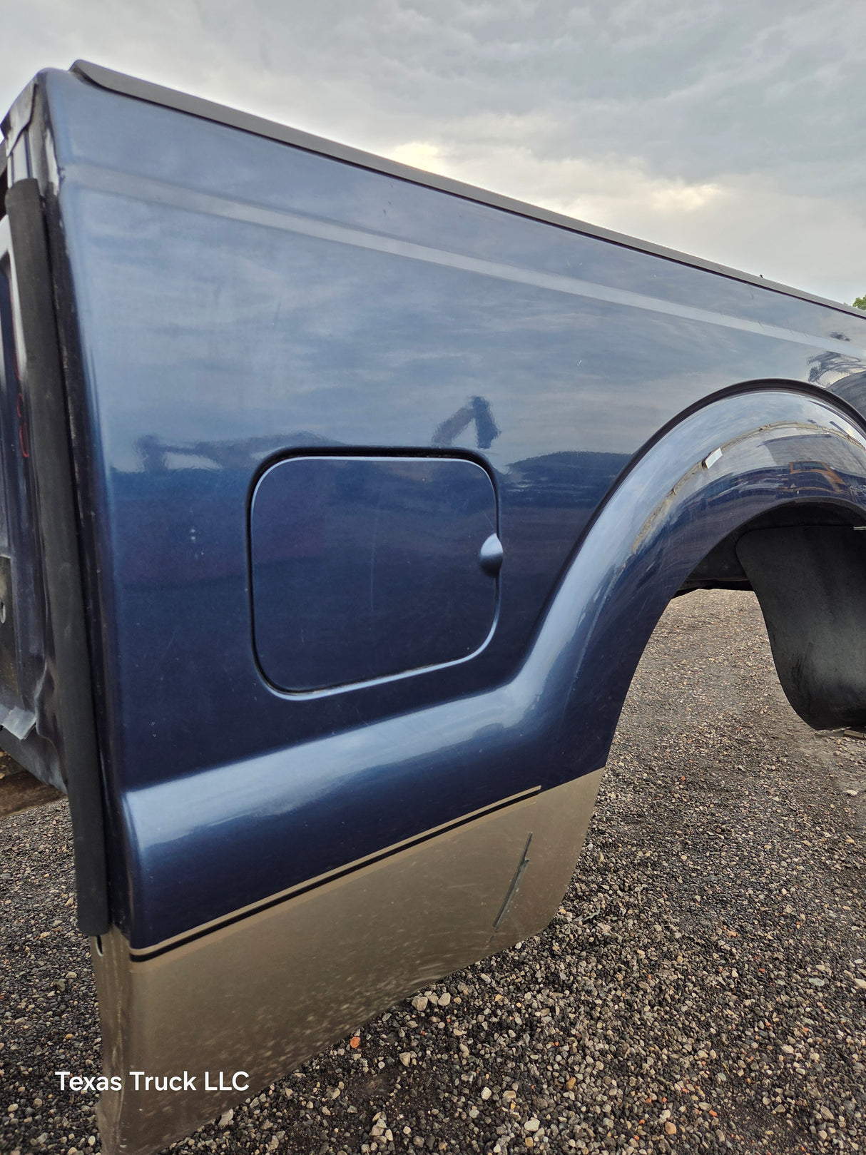 2011-2016 Ford F250 F350 Super Duty 6' 9" Short Truck Bed