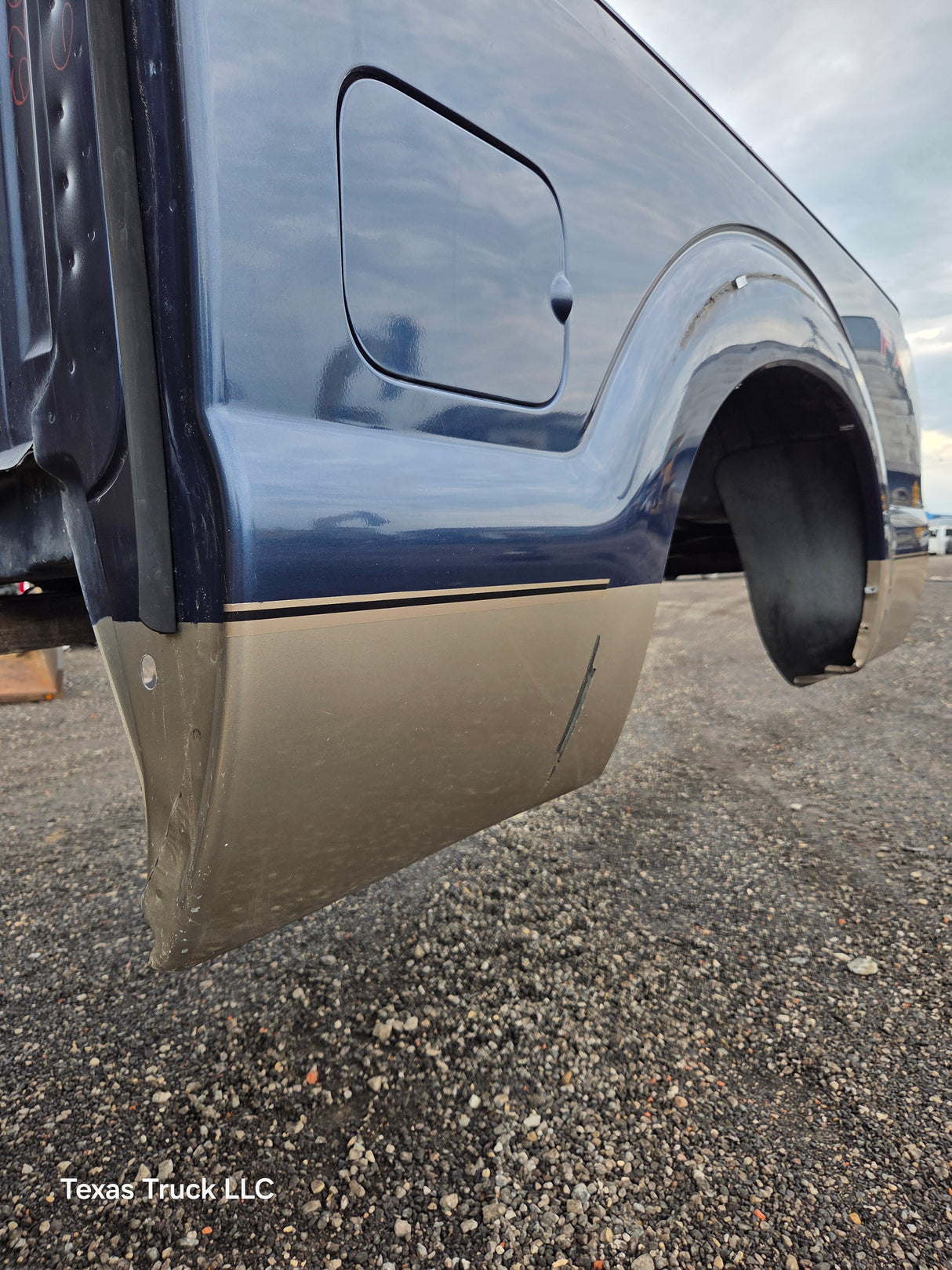 2011-2016 Ford F250 F350 Super Duty 6' 9" Short Truck Bed