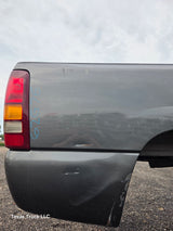 1999-2007 Chevrolet Silverado / GMC Sierra 1500 2500HD 3500HD 6' 6" Short Truck Bed *Damage