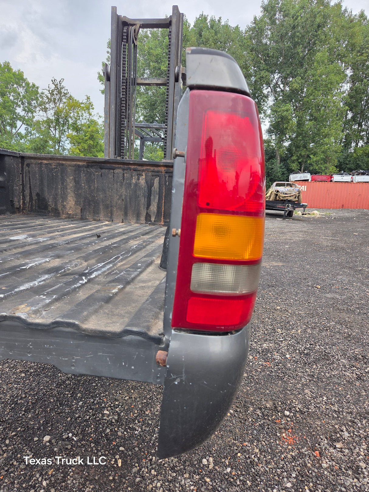 1999-2007 Chevrolet Silverado / GMC Sierra 1500 2500HD 3500HD 6' 6" Short Truck Bed *Damage