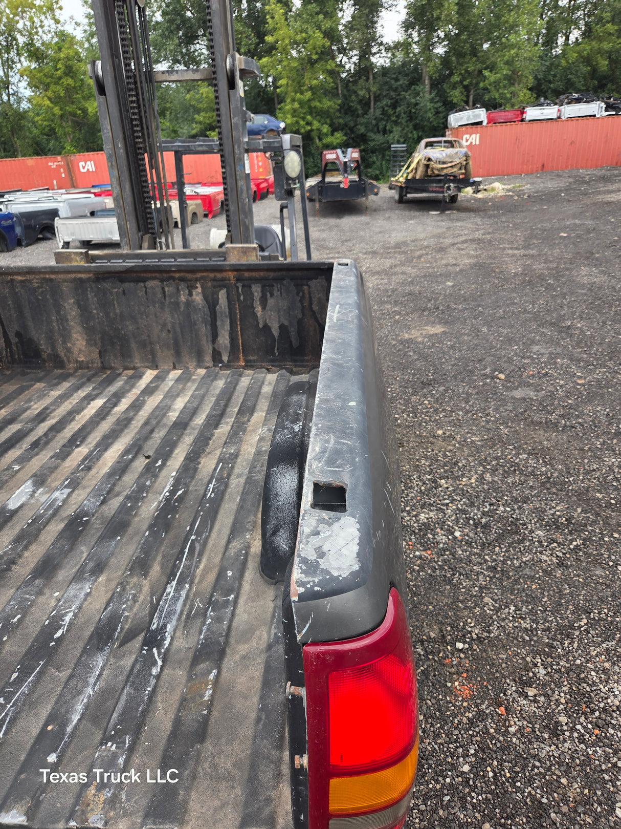 1999-2007 Chevrolet Silverado / GMC Sierra 1500 2500HD 3500HD 6' 6" Short Truck Bed *Damage