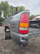 1999-2007 Chevrolet Silverado / GMC Sierra 1500 2500HD 3500HD 6' 6" Short Truck Bed *Damage