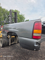 1999-2007 Chevrolet Silverado / GMC Sierra 1500 2500HD 3500HD 6' 6" Short Truck Bed *Damage