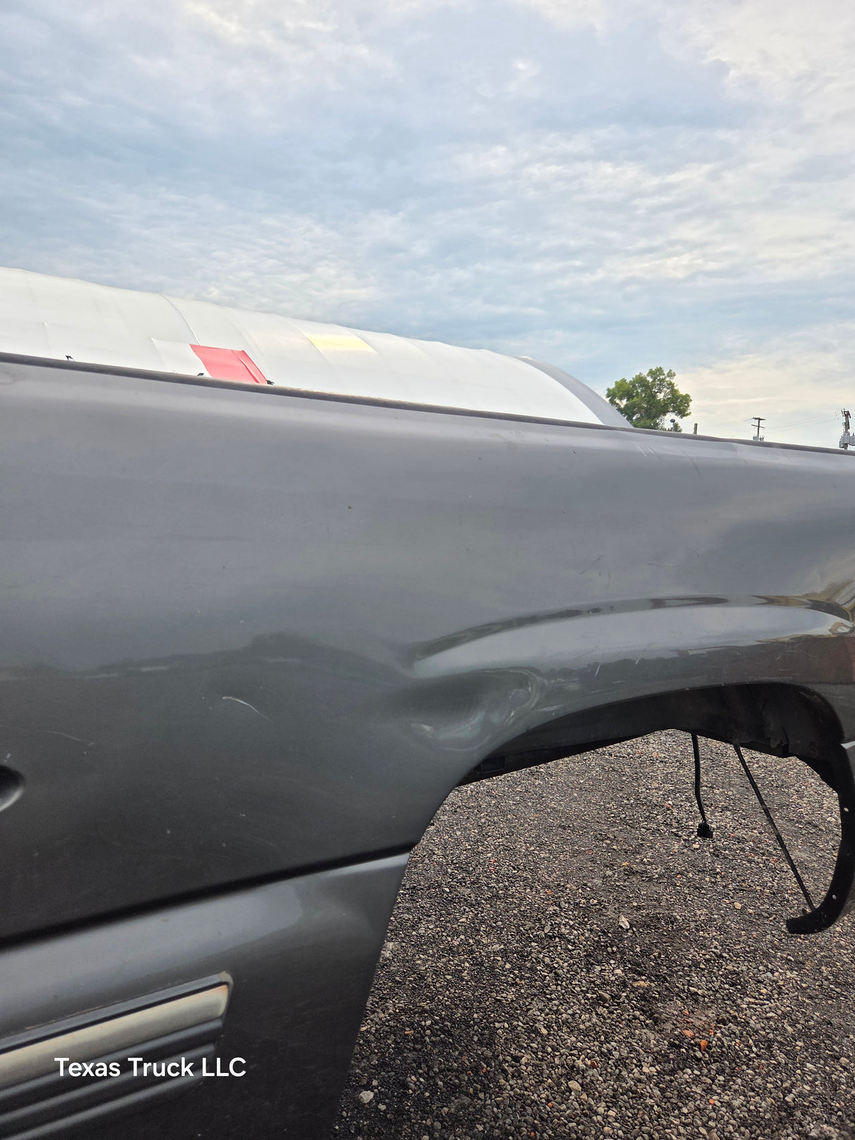 1999-2007 Chevrolet Silverado / GMC Sierra 1500 2500HD 3500HD 6' 6" Short Truck Bed *Damage