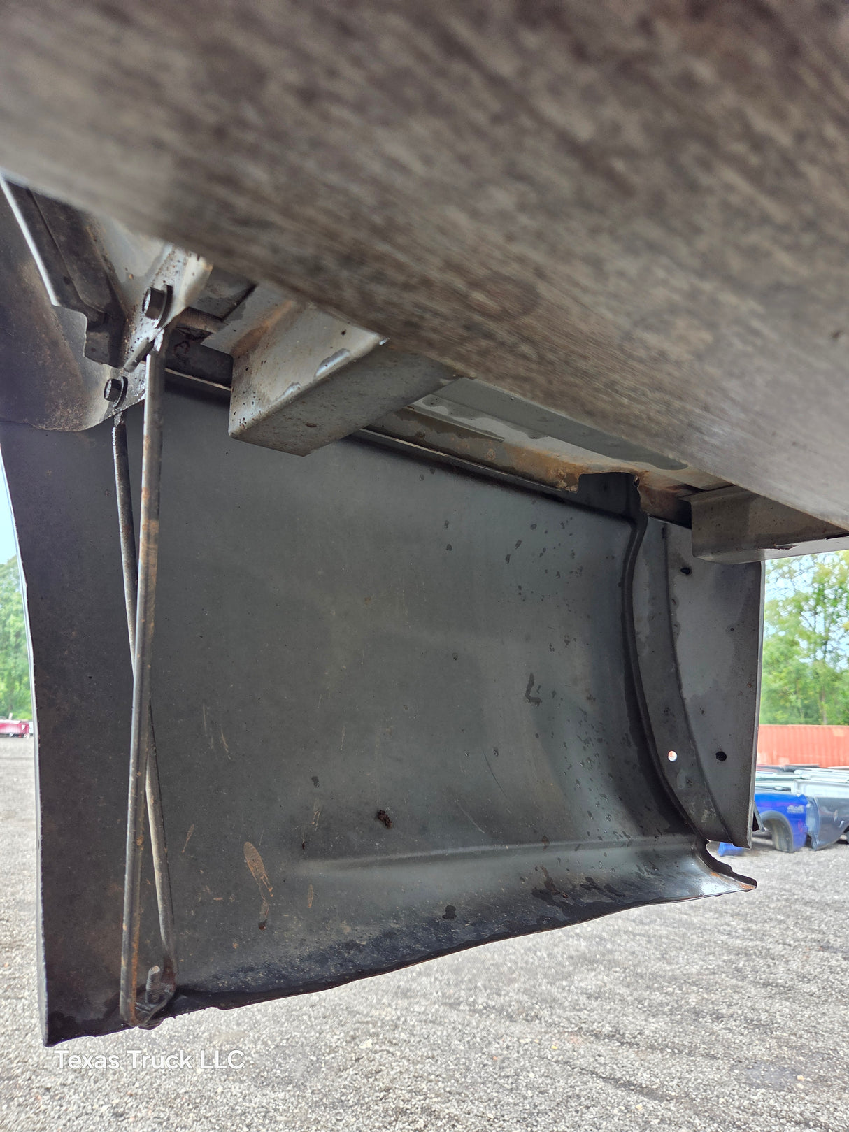 1999-2007 Chevrolet Silverado / GMC Sierra 1500 2500HD 3500HD 6' 6" Short Truck Bed *Damage