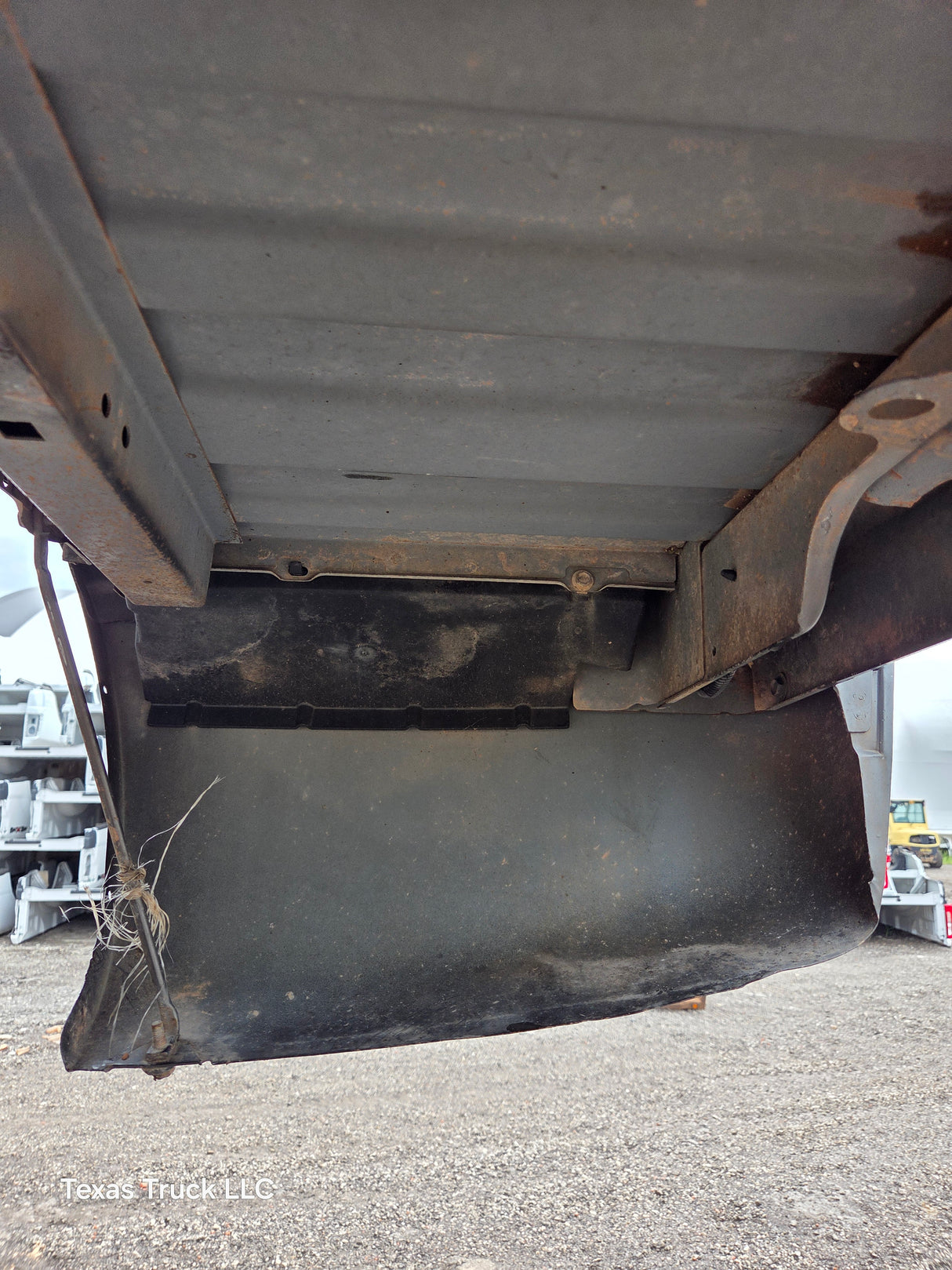 1999-2007 Chevrolet Silverado / GMC Sierra 1500 2500HD 3500HD 6' 6" Short Truck Bed *Damage