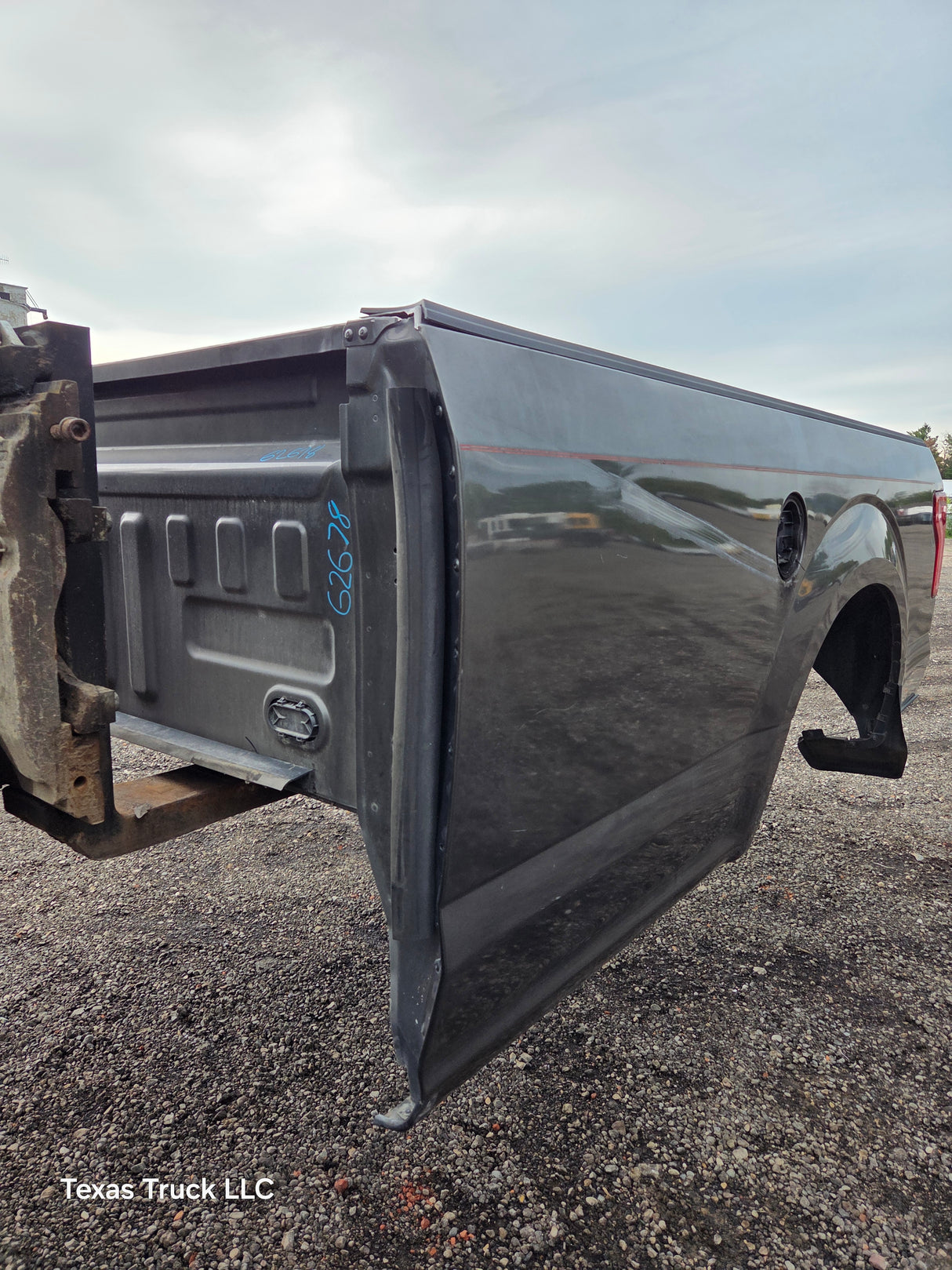 2015-2020 Ford F150 8' Long Bed Without Wheel Lip Molding - Magnetic Grey *Damage