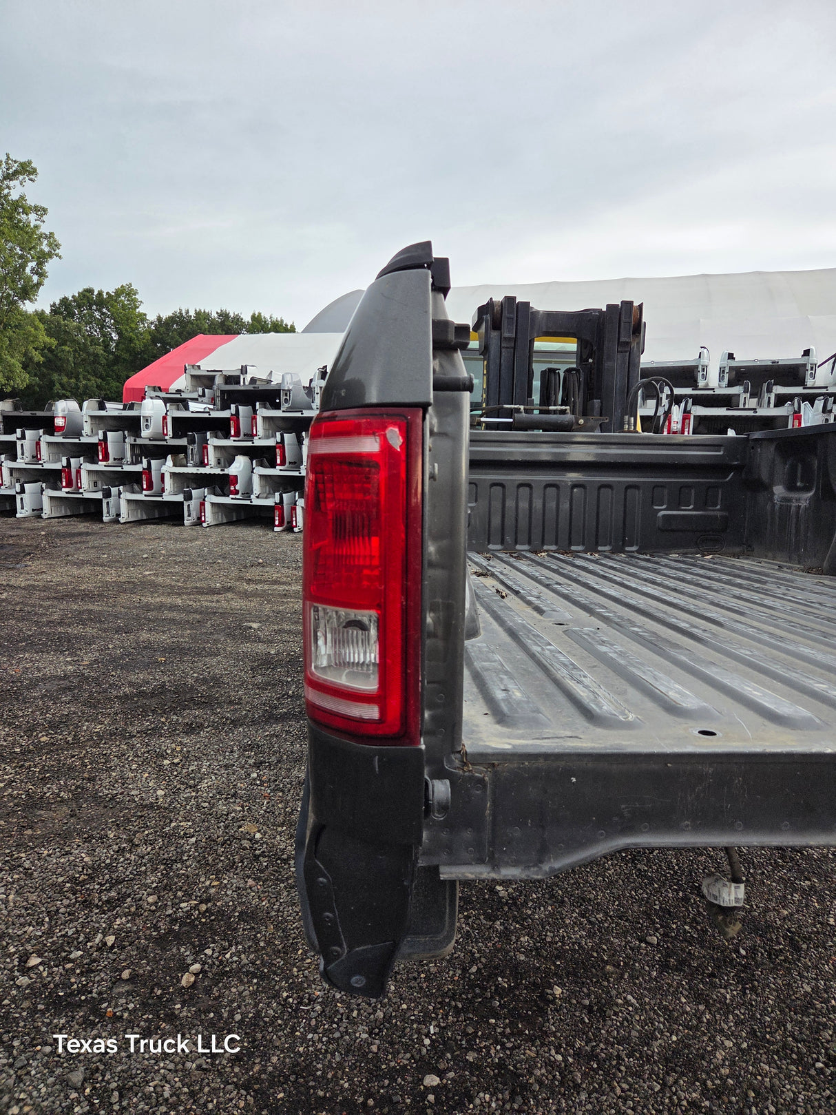 2015-2020 Ford F150 8' Long Bed Without Wheel Lip Molding - Magnetic Grey *Damage