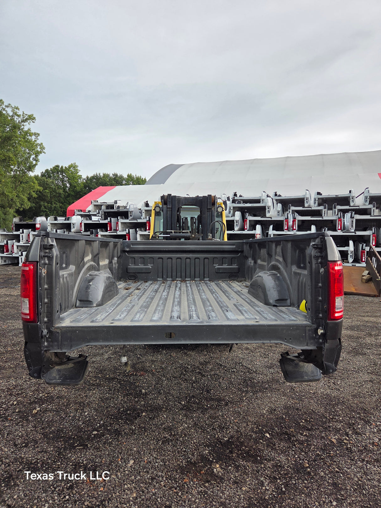2015-2020 Ford F150 8' Long Bed Without Wheel Lip Molding - Magnetic Grey *Damage