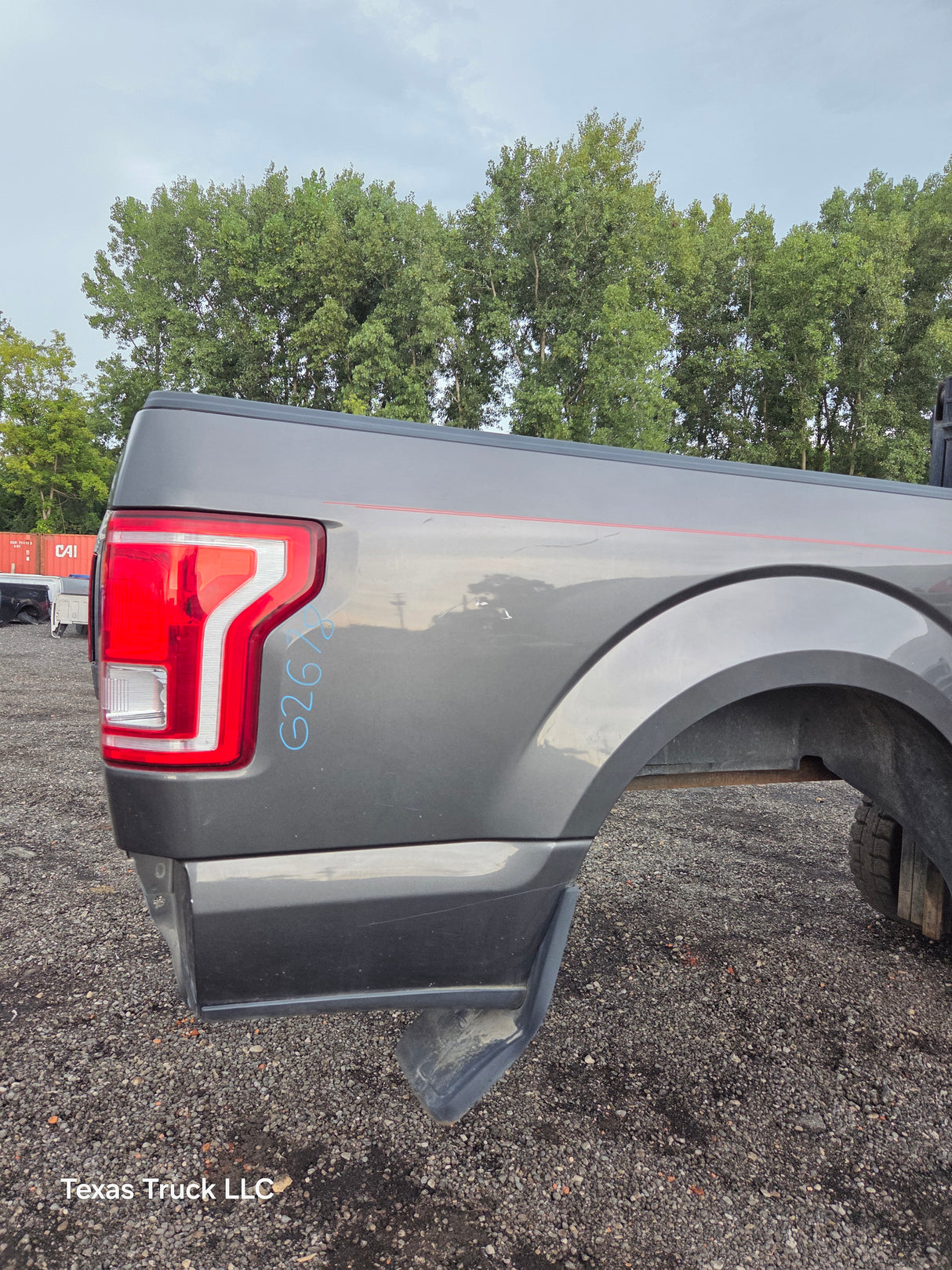 2015-2020 Ford F150 8' Long Bed Without Wheel Lip Molding - Magnetic Grey *Damage