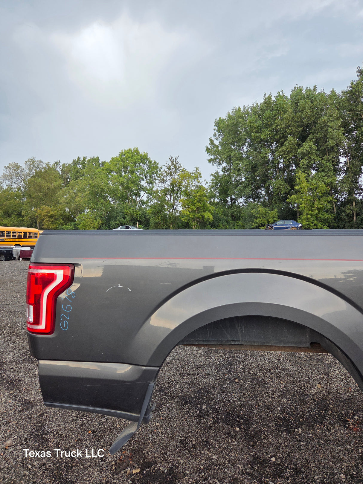 2015-2020 Ford F150 8' Long Bed Without Wheel Lip Molding - Magnetic Grey *Damage