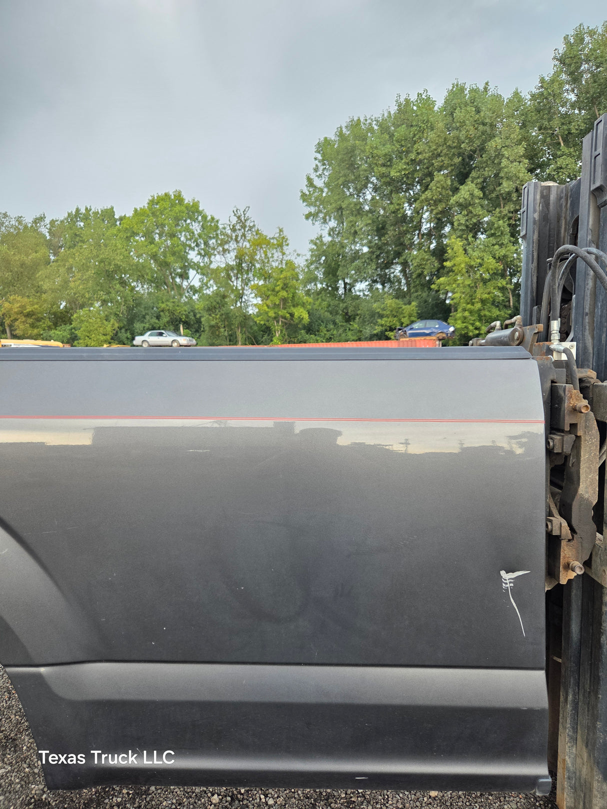 2015-2020 Ford F150 8' Long Bed Without Wheel Lip Molding - Magnetic Grey *Damage