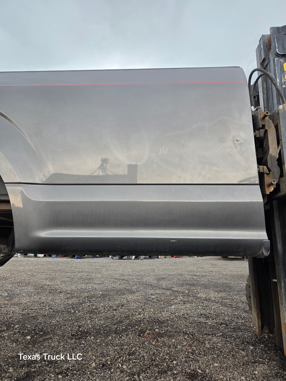 2015-2020 Ford F150 8' Long Bed Without Wheel Lip Molding - Magnetic Grey *Damage