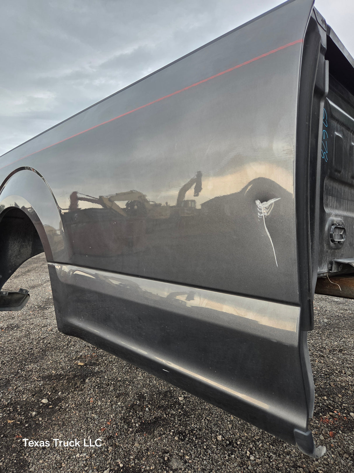 2015-2020 Ford F150 8' Long Bed Without Wheel Lip Molding - Magnetic Grey *Damage