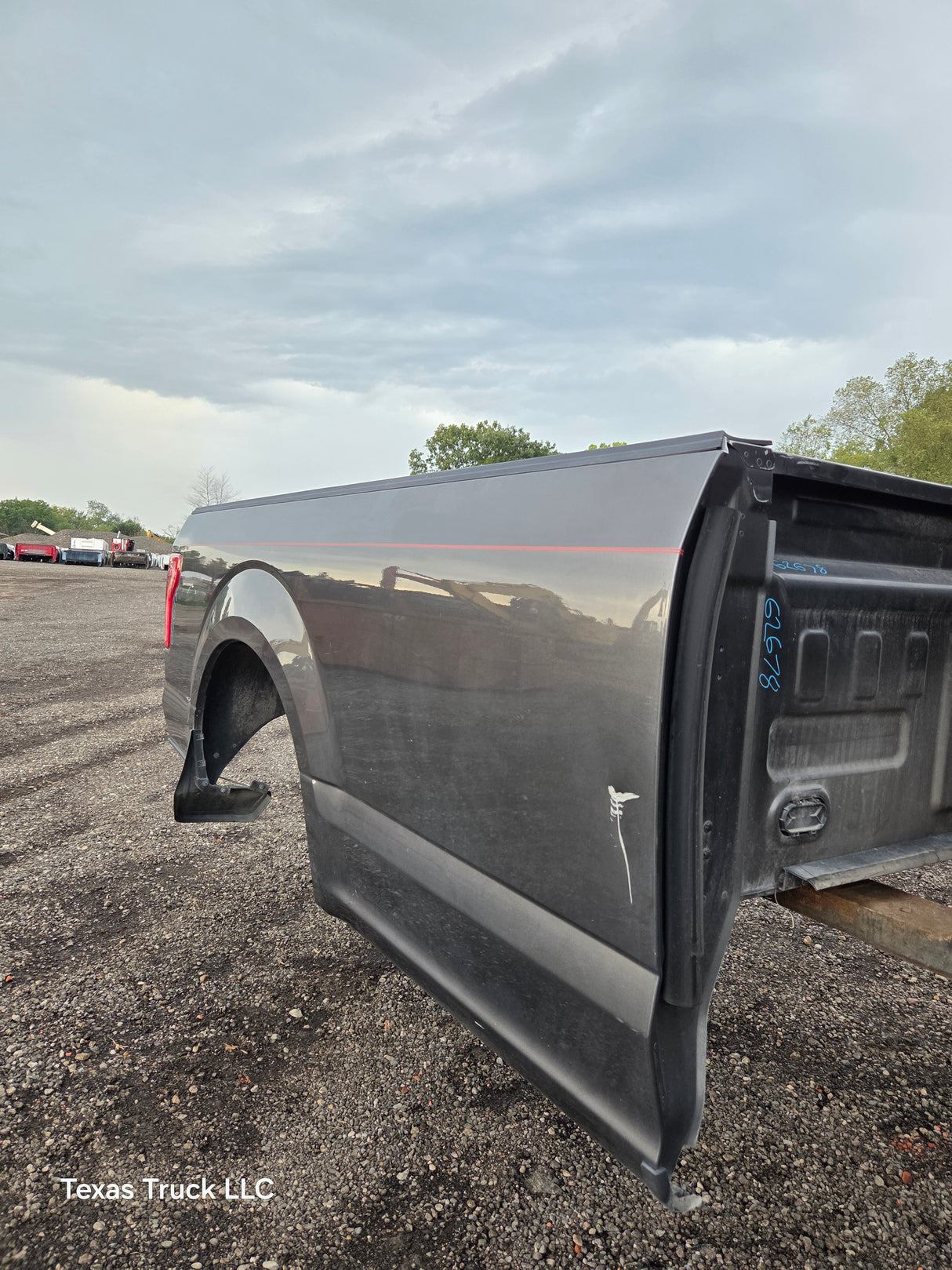 2015-2020 Ford F150 8' Long Bed Without Wheel Lip Molding - Magnetic Grey *Damage