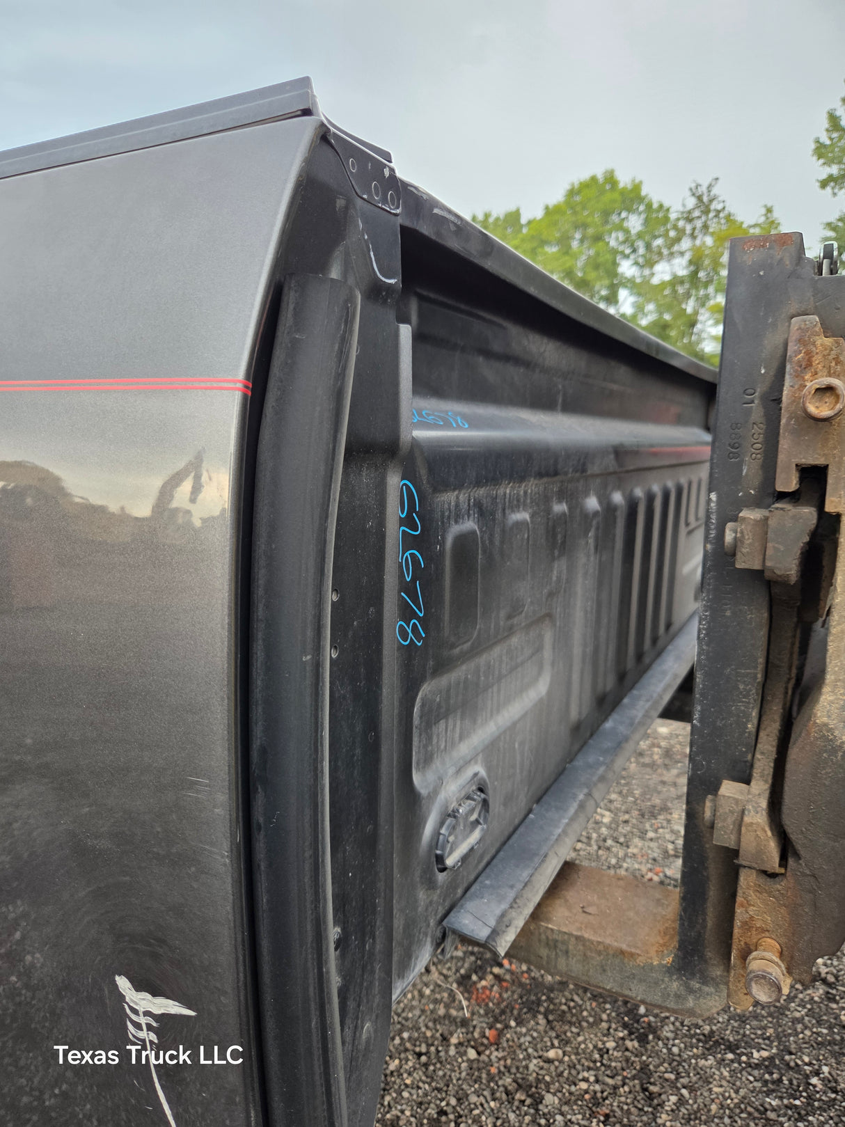 2015-2020 Ford F150 8' Long Bed Without Wheel Lip Molding - Magnetic Grey *Damage