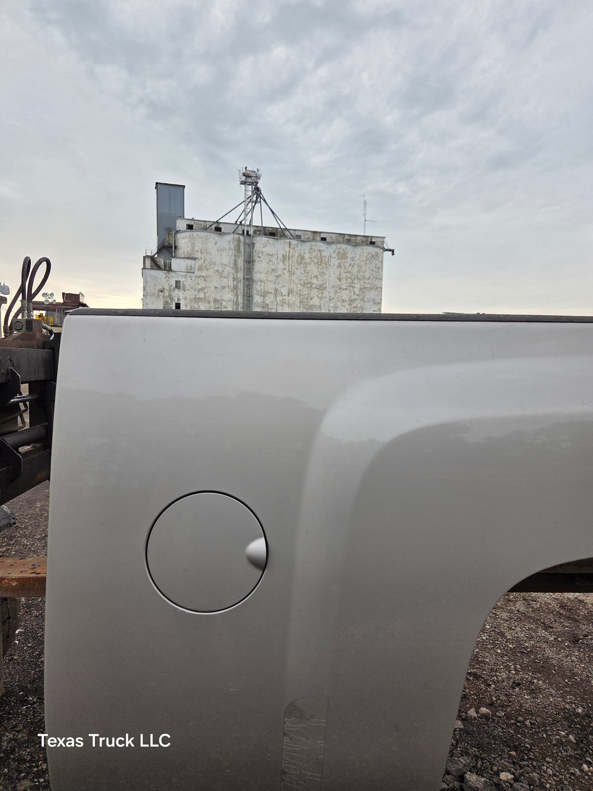 2007-2013 Chevrolet Silverado 1500 2500 3500 HD 6' 6" Short Truck Bed - Fine Silver Birch Metallic