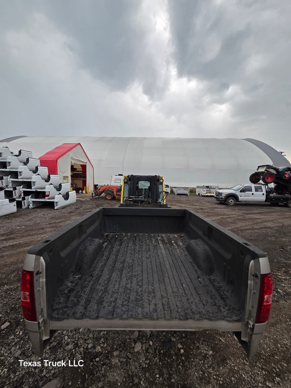 2007-2013 Chevrolet Silverado 1500 2500 3500 HD 6' 6" Short Truck Bed - Fine Silver Birch Metallic