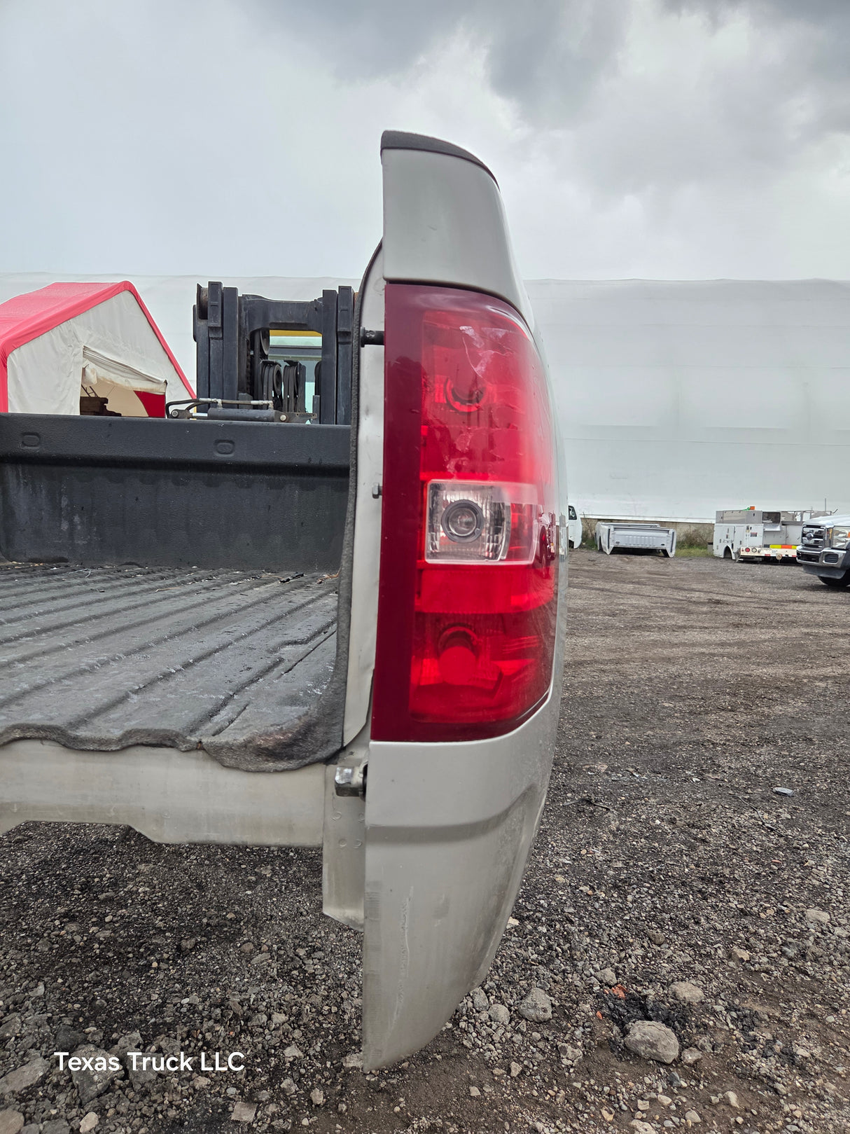 2007-2013 Chevrolet Silverado 1500 2500 3500 HD 6' 6" Short Truck Bed - Fine Silver Birch Metallic