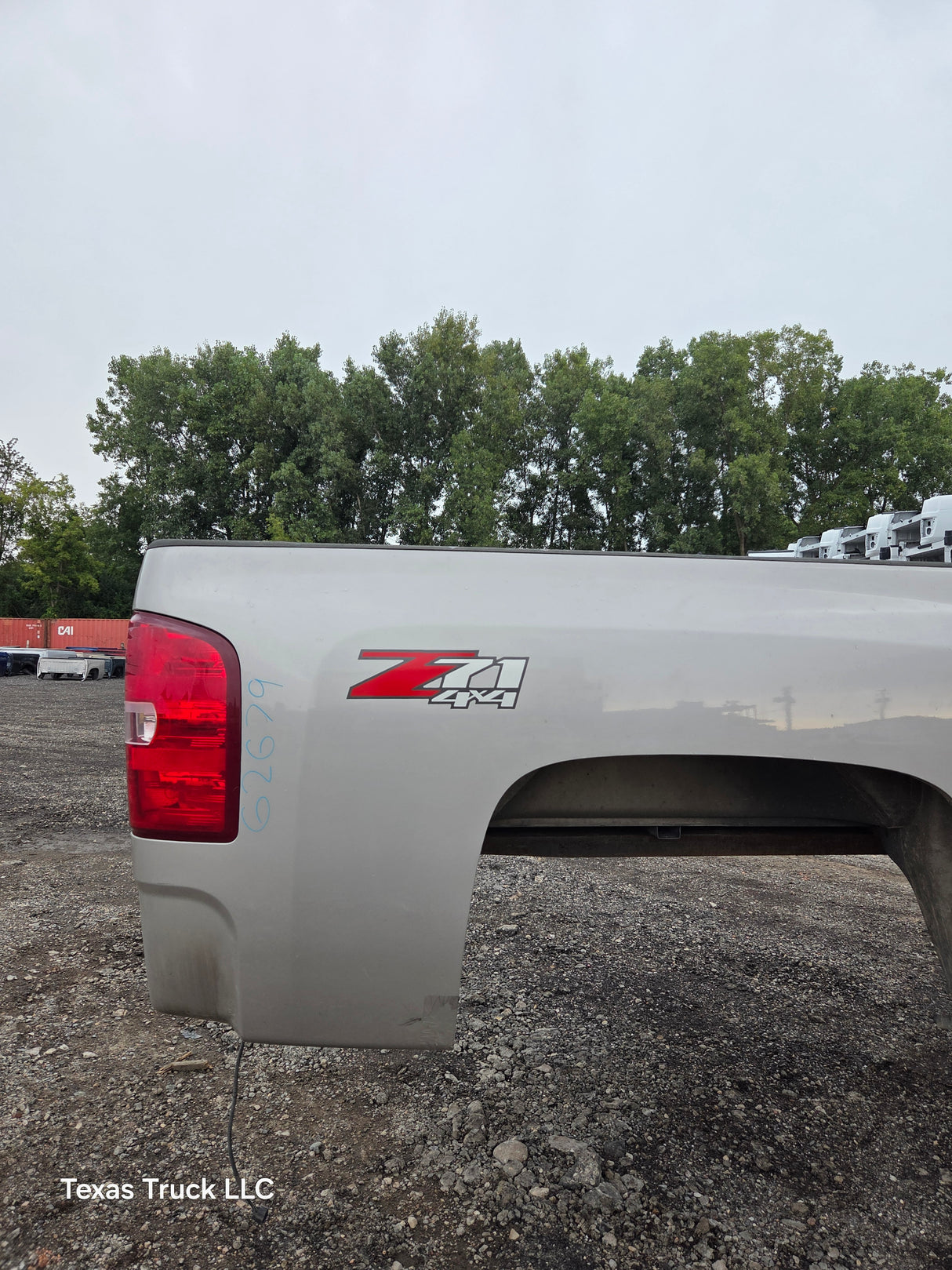 2007-2013 Chevrolet Silverado 1500 2500 3500 HD 6' 6" Short Truck Bed - Fine Silver Birch Metallic