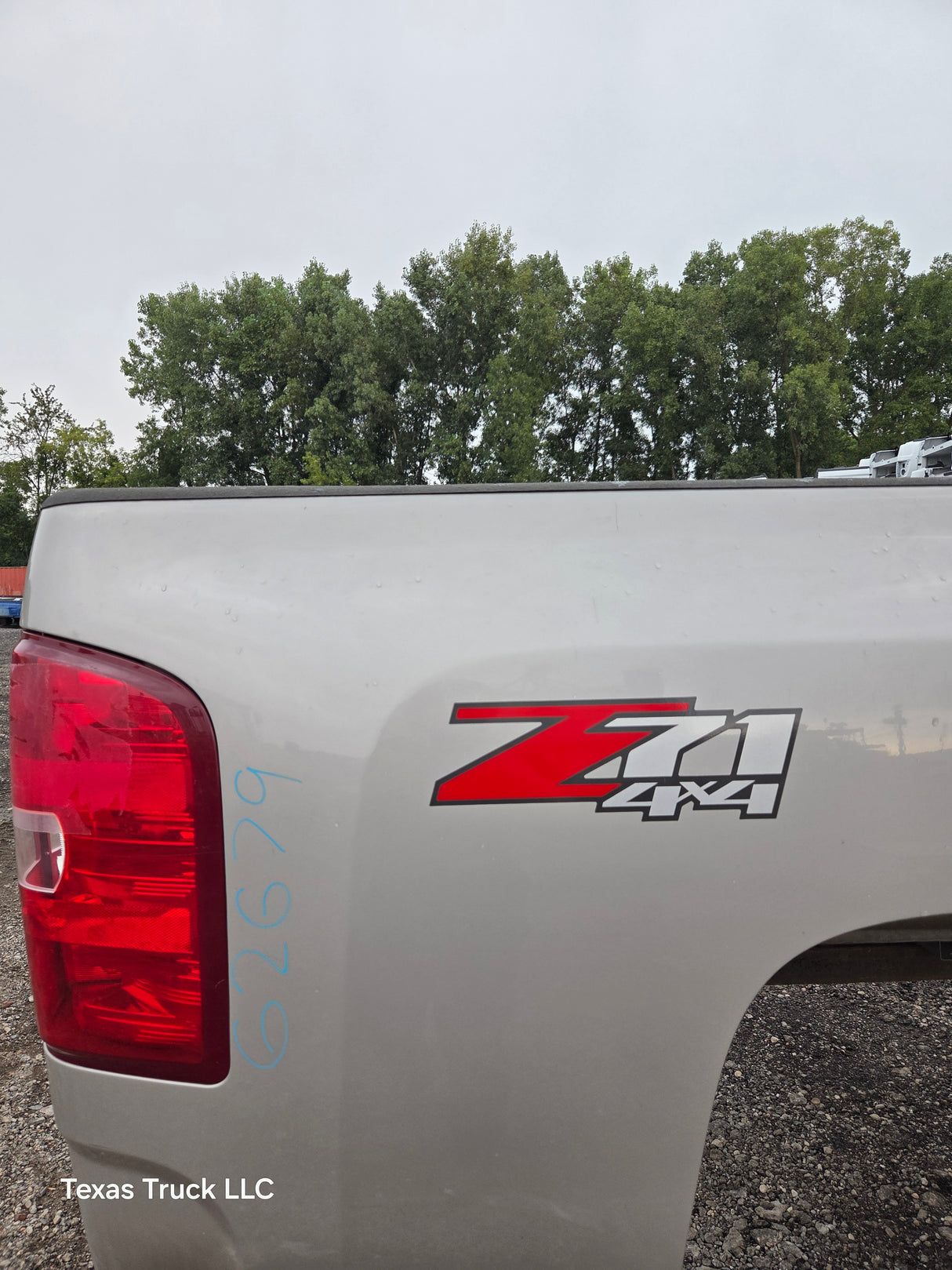 2007-2013 Chevrolet Silverado 1500 2500 3500 HD 6' 6" Short Truck Bed - Fine Silver Birch Metallic
