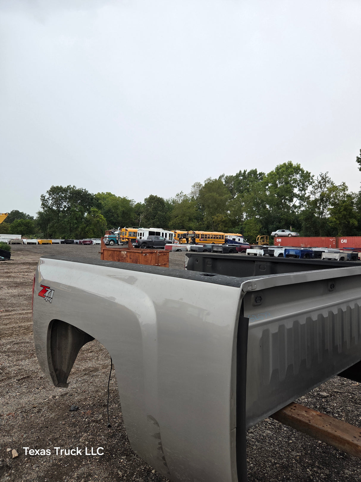 2007-2013 Chevrolet Silverado 1500 2500 3500 HD 6' 6" Short Truck Bed - Fine Silver Birch Metallic