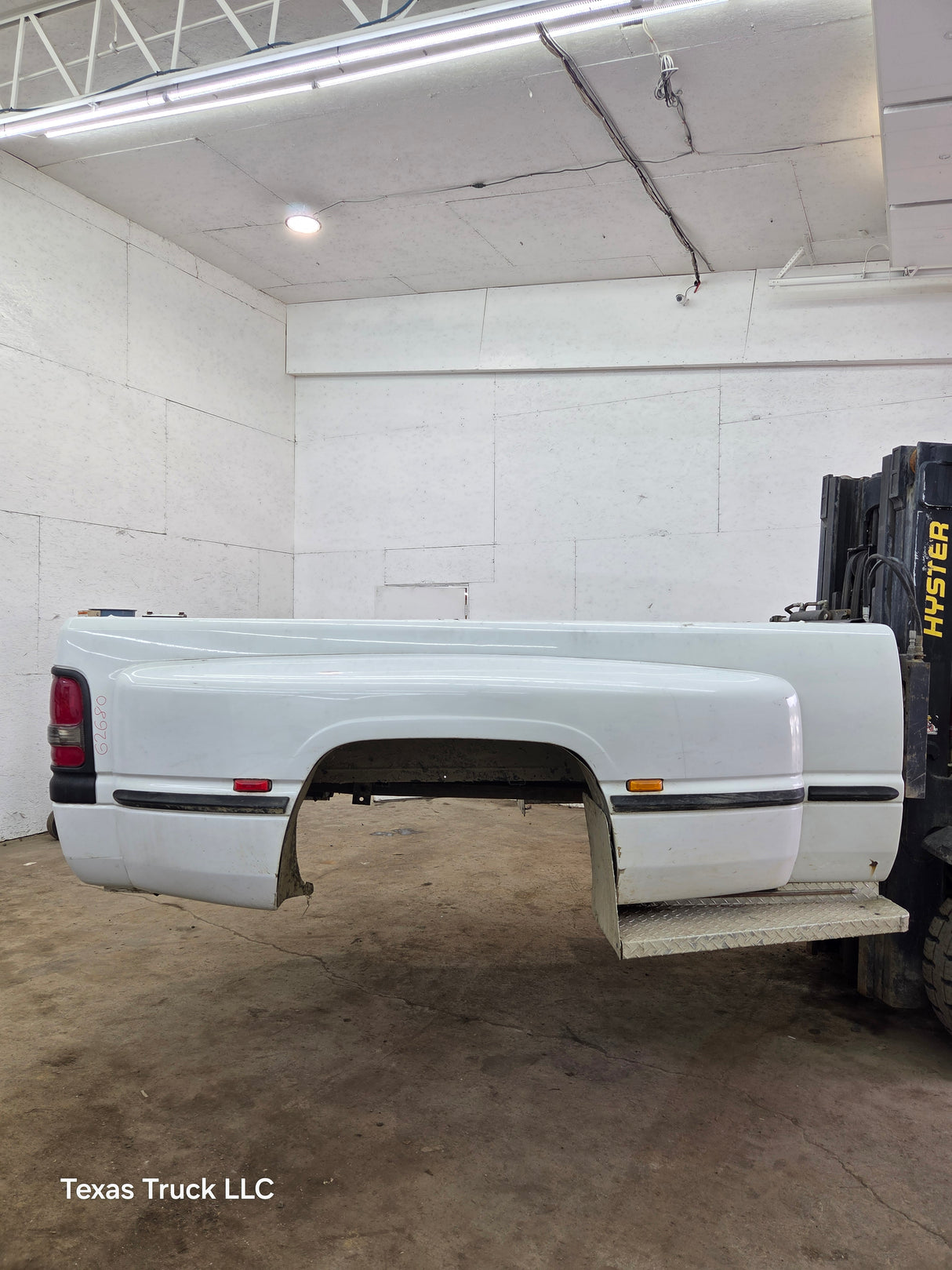 1994-2002 Dodge Ram 3500 2nd Gen Dually 8' Long Truck Bed - Bright White Clear Coat