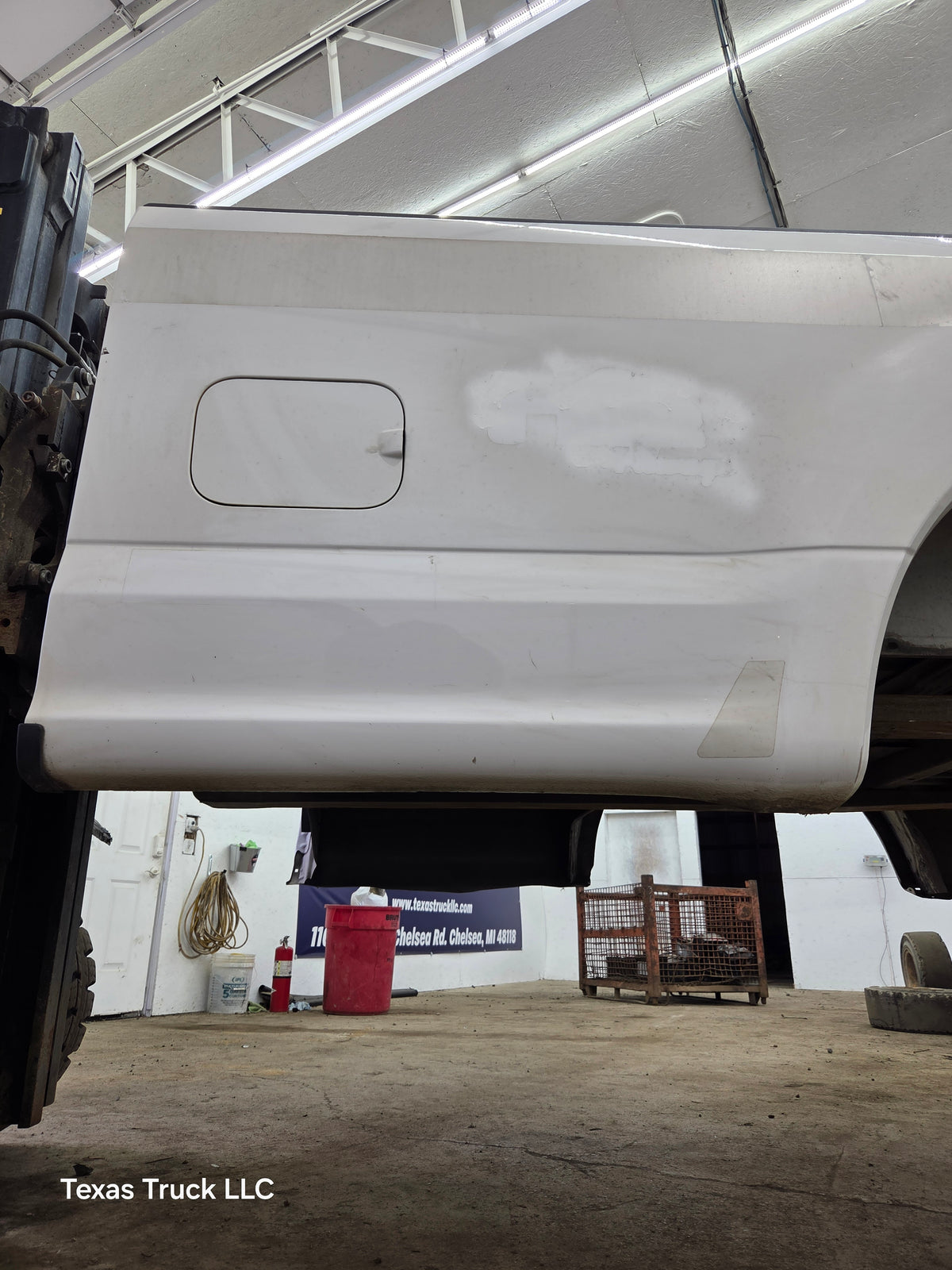 2017-2022 Ford F250 F350 Super Duty 8' Long Truck Bed - Oxford White