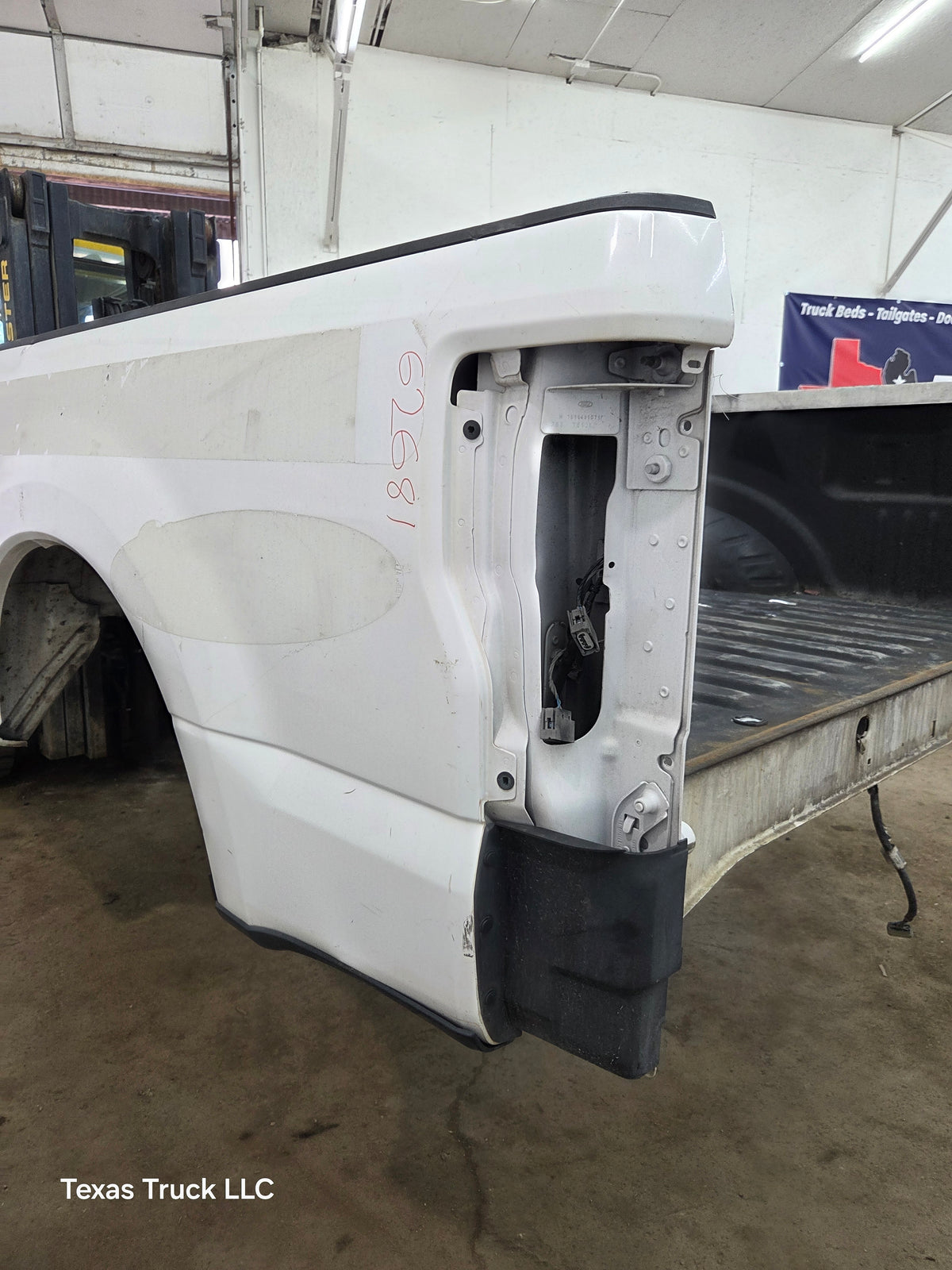 2017-2022 Ford F250 F350 Super Duty 8' Long Truck Bed - Oxford White