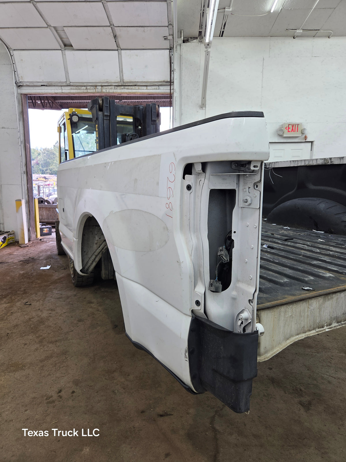 2017-2022 Ford F250 F350 Super Duty 8' Long Truck Bed - Oxford White