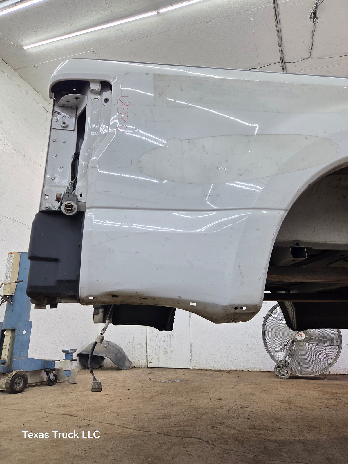 2017-2022 Ford F250 F350 Super Duty 8' Long Truck Bed - Oxford White
