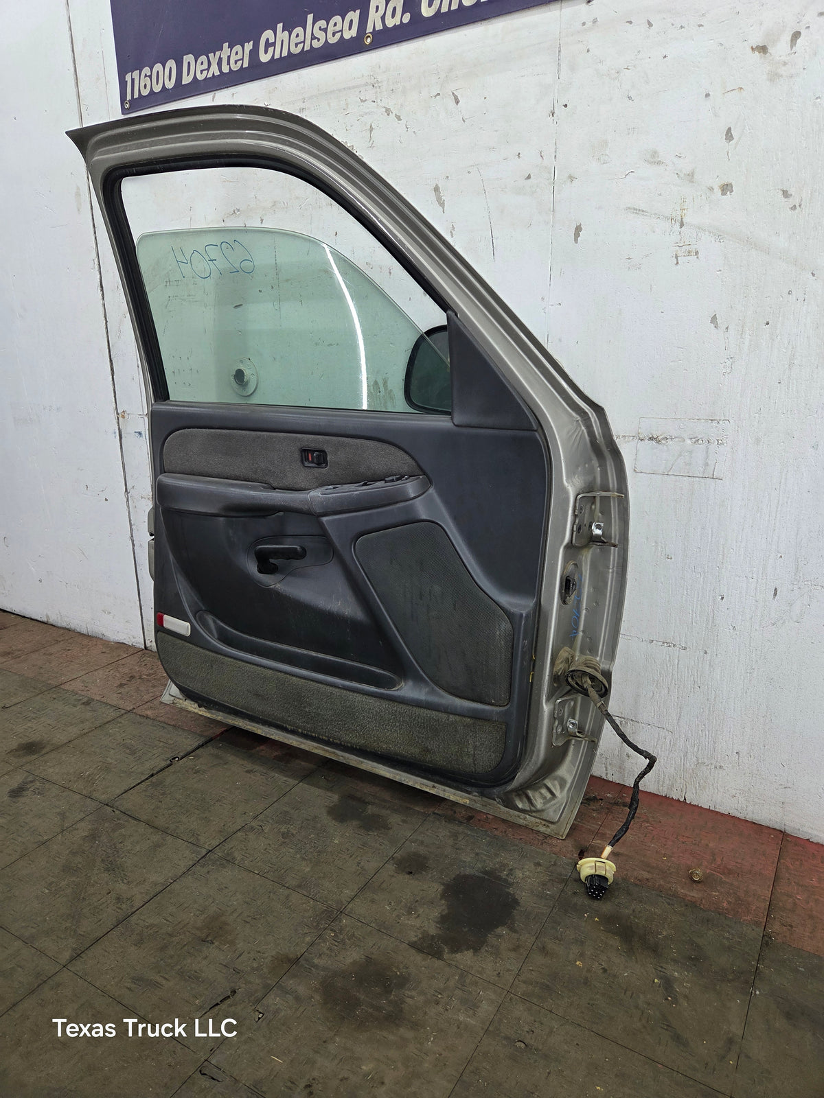 1999-2006 Chevrolet Silverado / GMC Sierra 1500 2500 3500 HD Front Driver Side Door LH