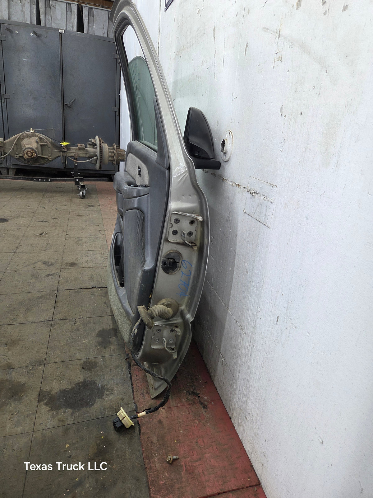 1999-2006 Chevrolet Silverado / GMC Sierra 1500 2500 3500 HD Front Driver Side Door LH