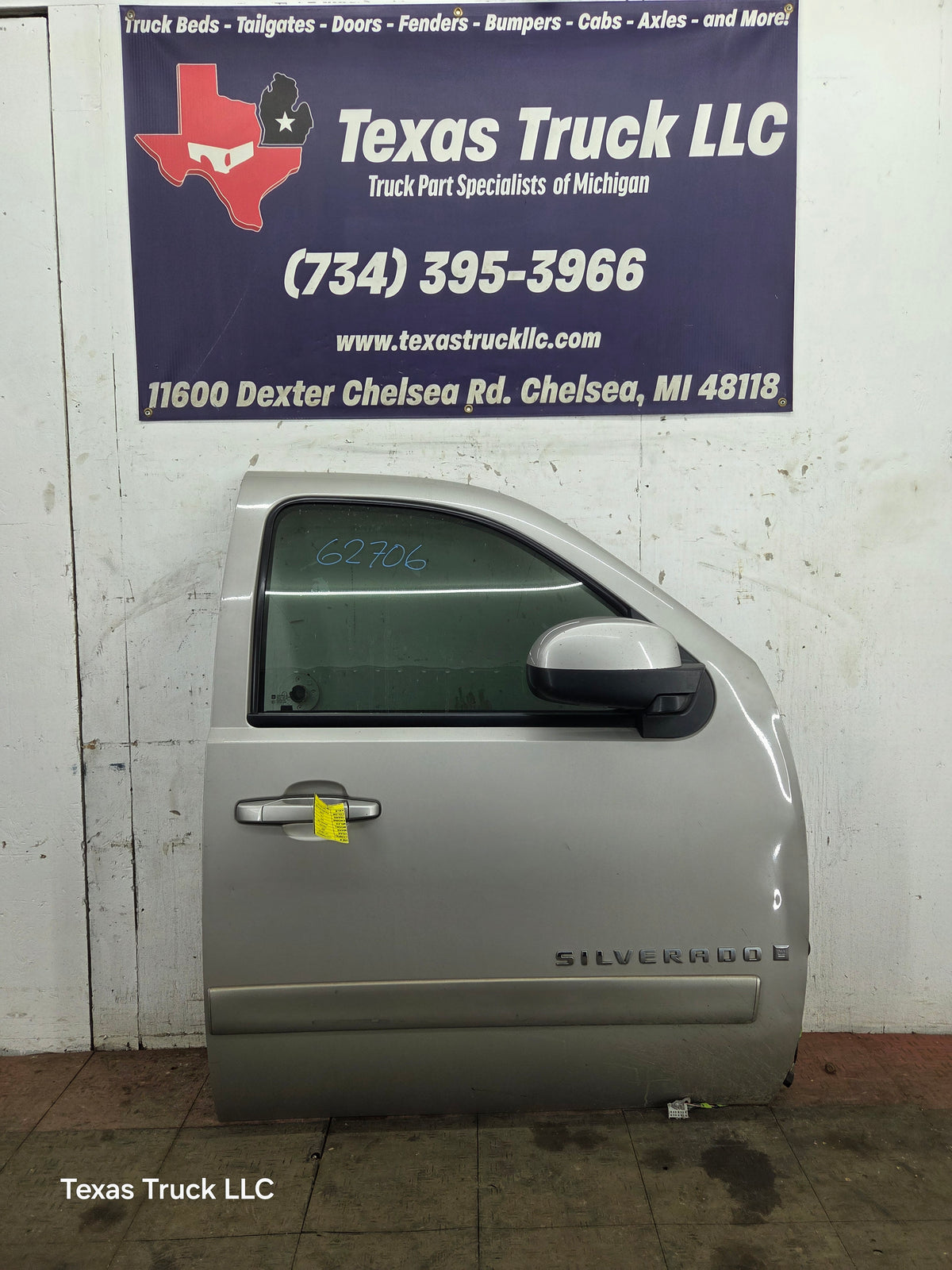 2007-2013 Chevrolet Silverado / GMC Sierra 1500 2500 3500 HD RH Front Passenger Side Door