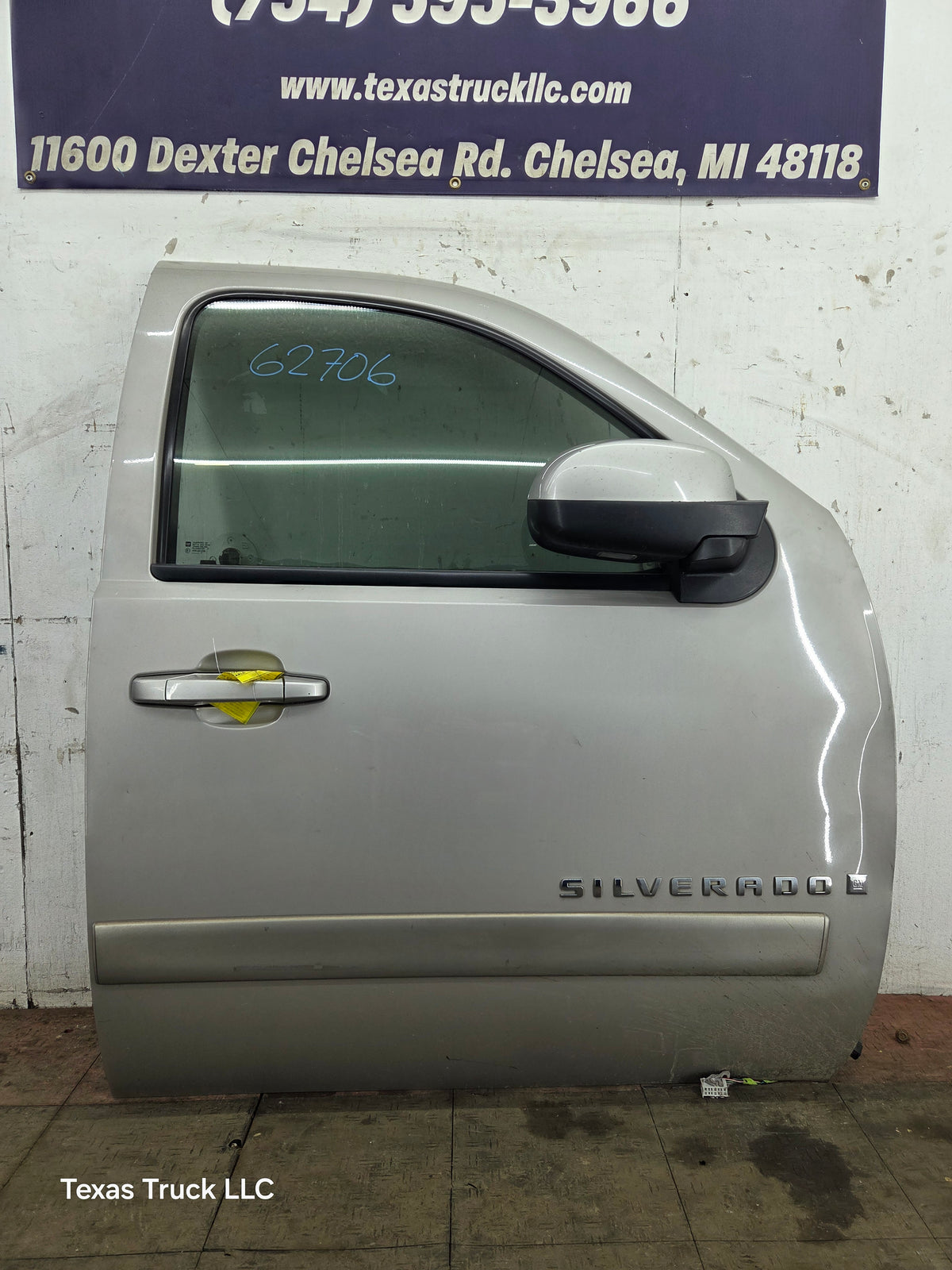 2007-2013 Chevrolet Silverado / GMC Sierra 1500 2500 3500 HD RH Front Passenger Side Door
