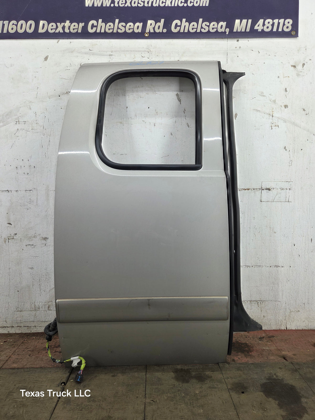 2007-2013 Chevrolet Silverado / GMC Sierra 1500 2500 3500 HD Passenger side Extended Cab RH Rear Door