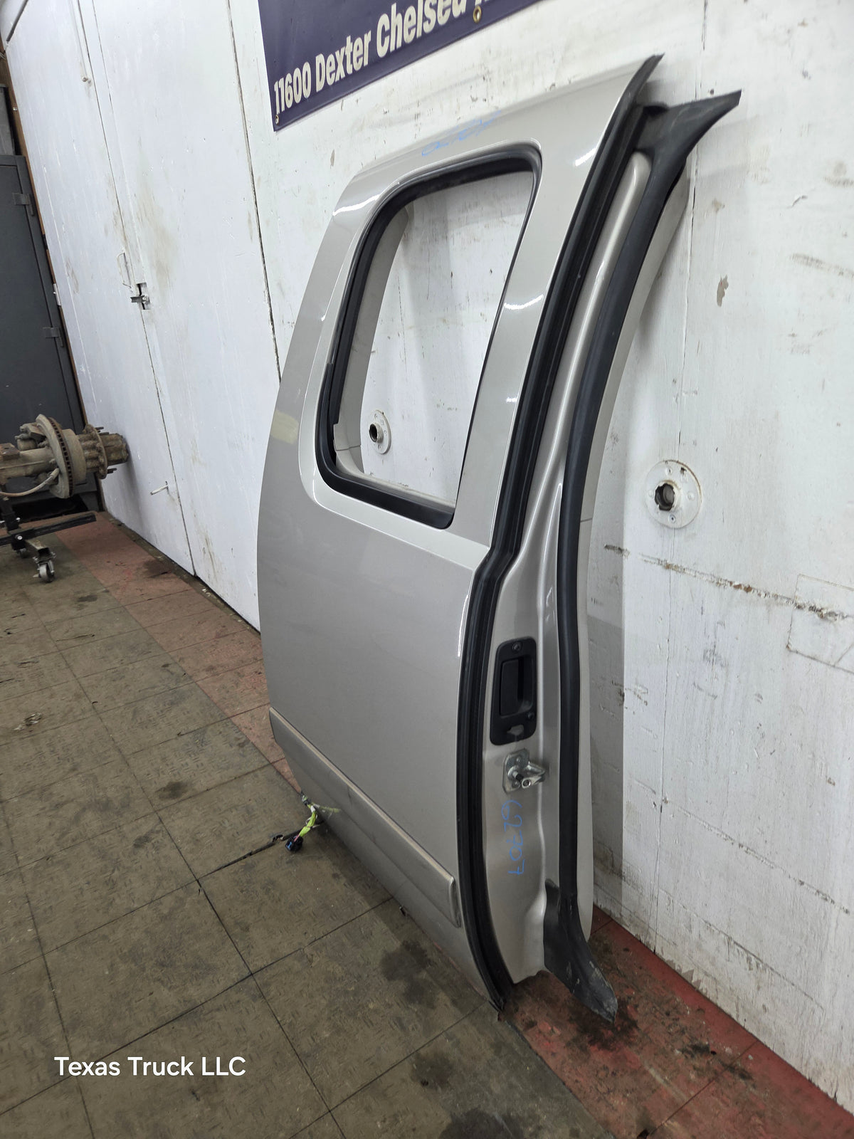 2007-2013 Chevrolet Silverado / GMC Sierra 1500 2500 3500 HD Passenger side Extended Cab RH Rear Door