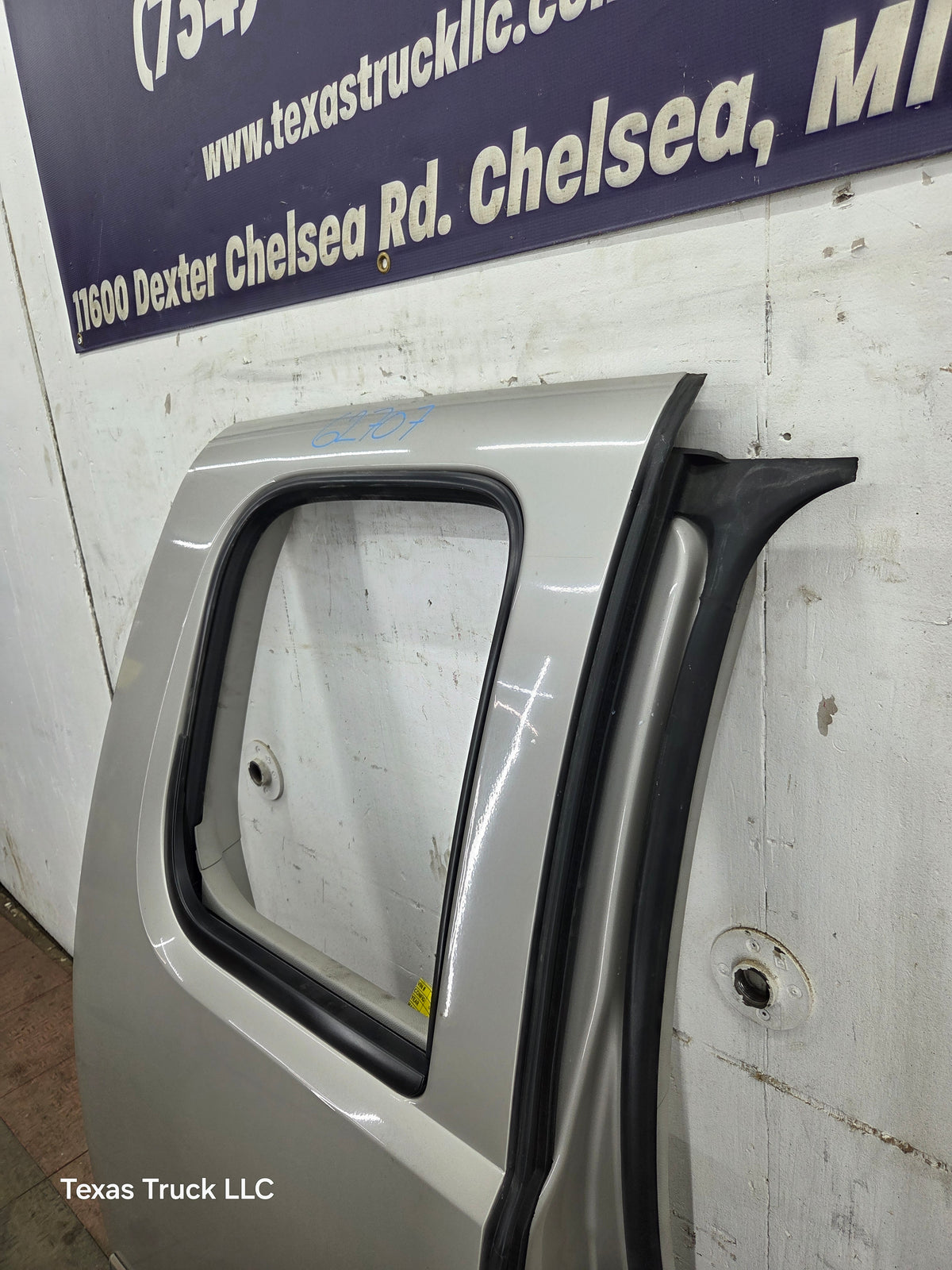 2007-2013 Chevrolet Silverado / GMC Sierra 1500 2500 3500 HD Passenger side Extended Cab RH Rear Door