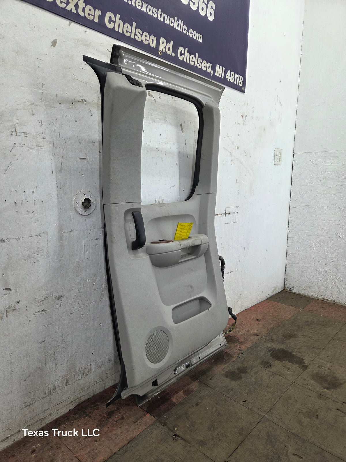 2007-2013 Chevrolet Silverado / GMC Sierra 1500 2500 3500 HD Passenger side Extended Cab RH Rear Door