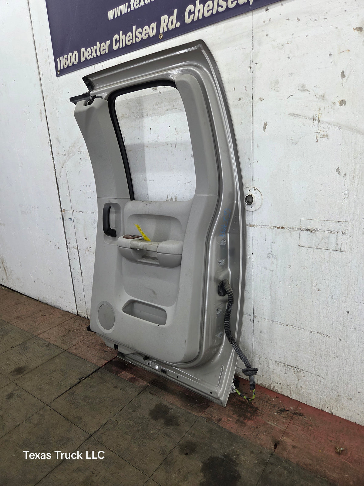 2007-2013 Chevrolet Silverado / GMC Sierra 1500 2500 3500 HD Passenger side Extended Cab RH Rear Door
