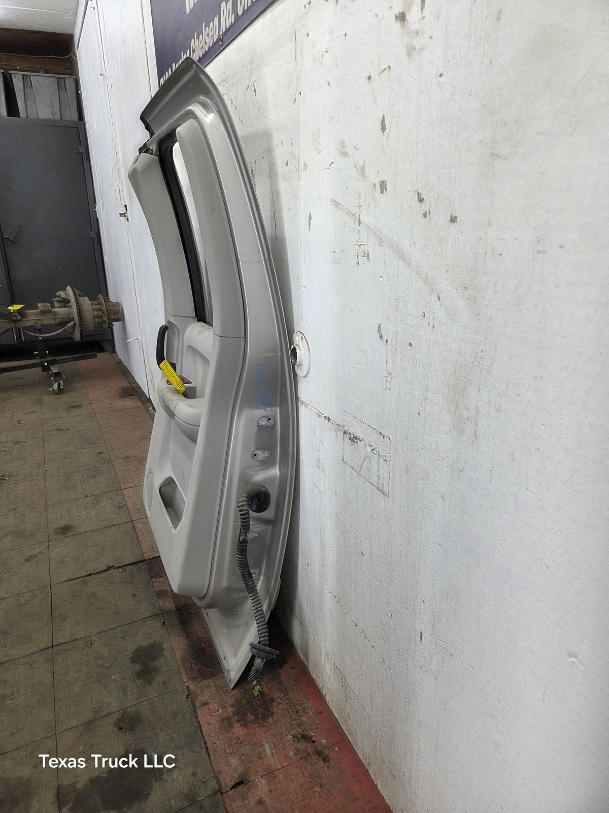 2007-2013 Chevrolet Silverado / GMC Sierra 1500 2500 3500 HD Passenger side Extended Cab RH Rear Door